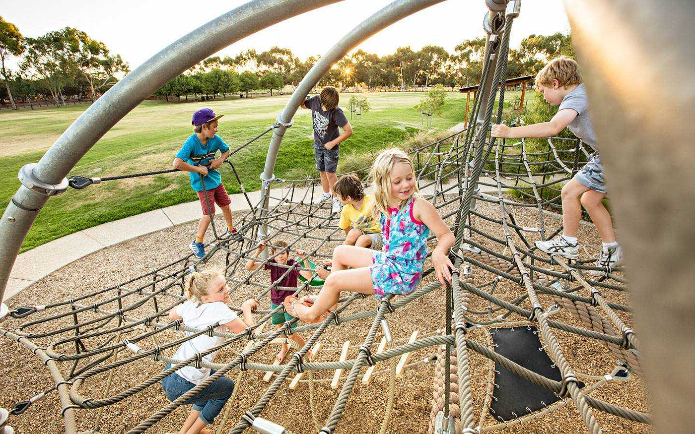 Amusement park design，environmental design，children，parent-child interaction ，outdoor，Play with water，sandy beach，forest，children，hexagon，