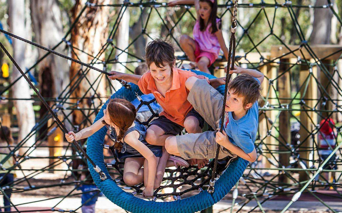 Amusement park design，environmental design，children，parent-child interaction ，outdoor，Play with water，sandy beach，forest，children，hexagon，