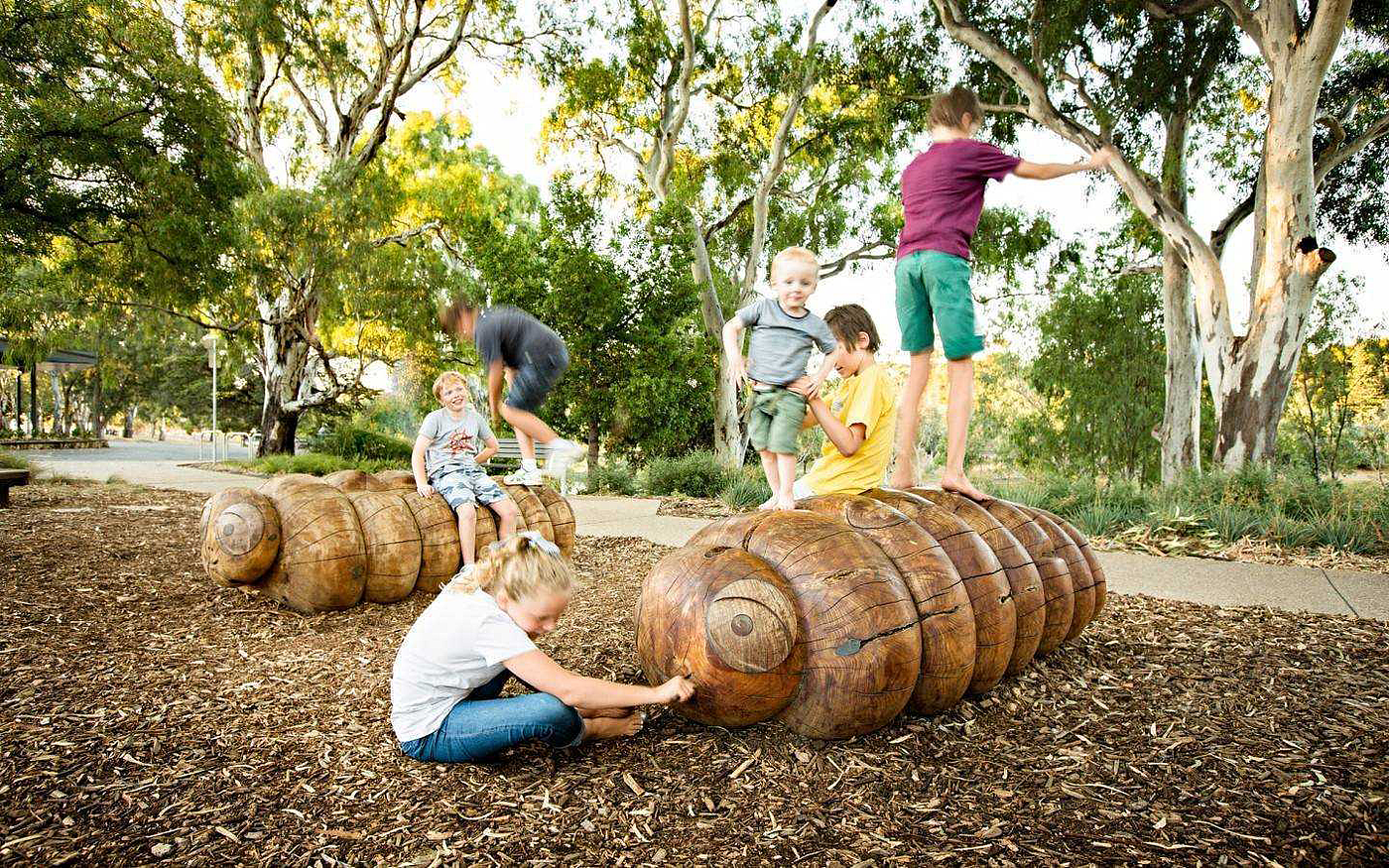Amusement park design，environmental design，children，parent-child interaction ，outdoor，Play with water，sandy beach，forest，children，hexagon，