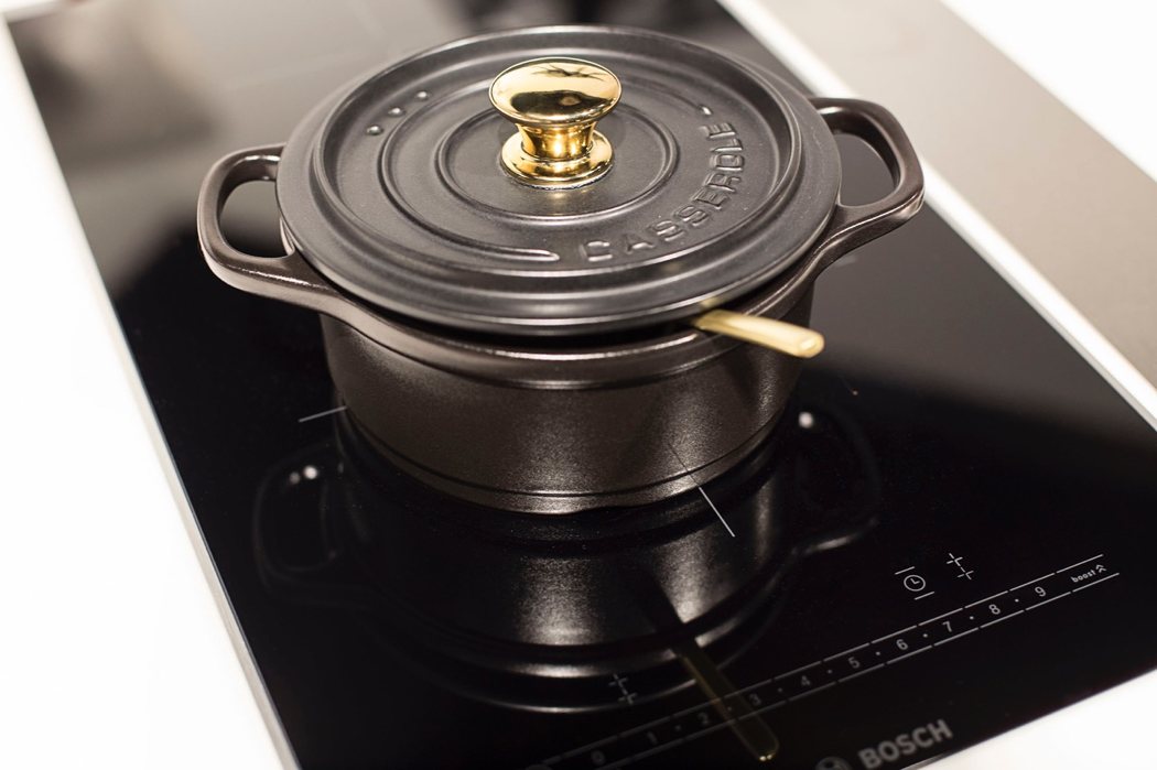 dishwasher，Dsignedby，Refrigerator，cooking bench，kitchen，