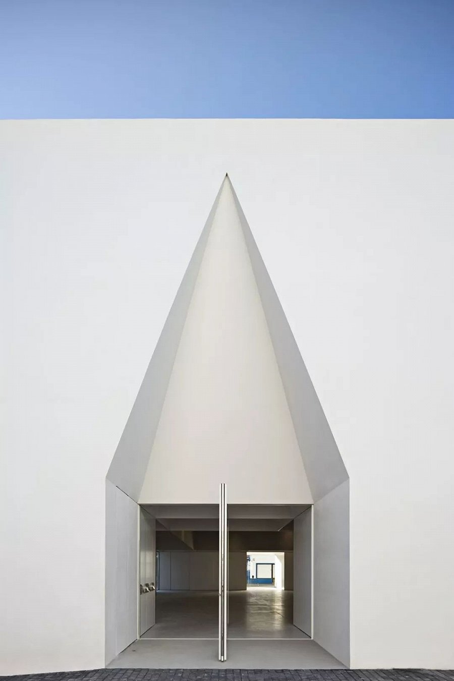 "建筑是永恒的艺术,不是短暂的" manuel aires mateus