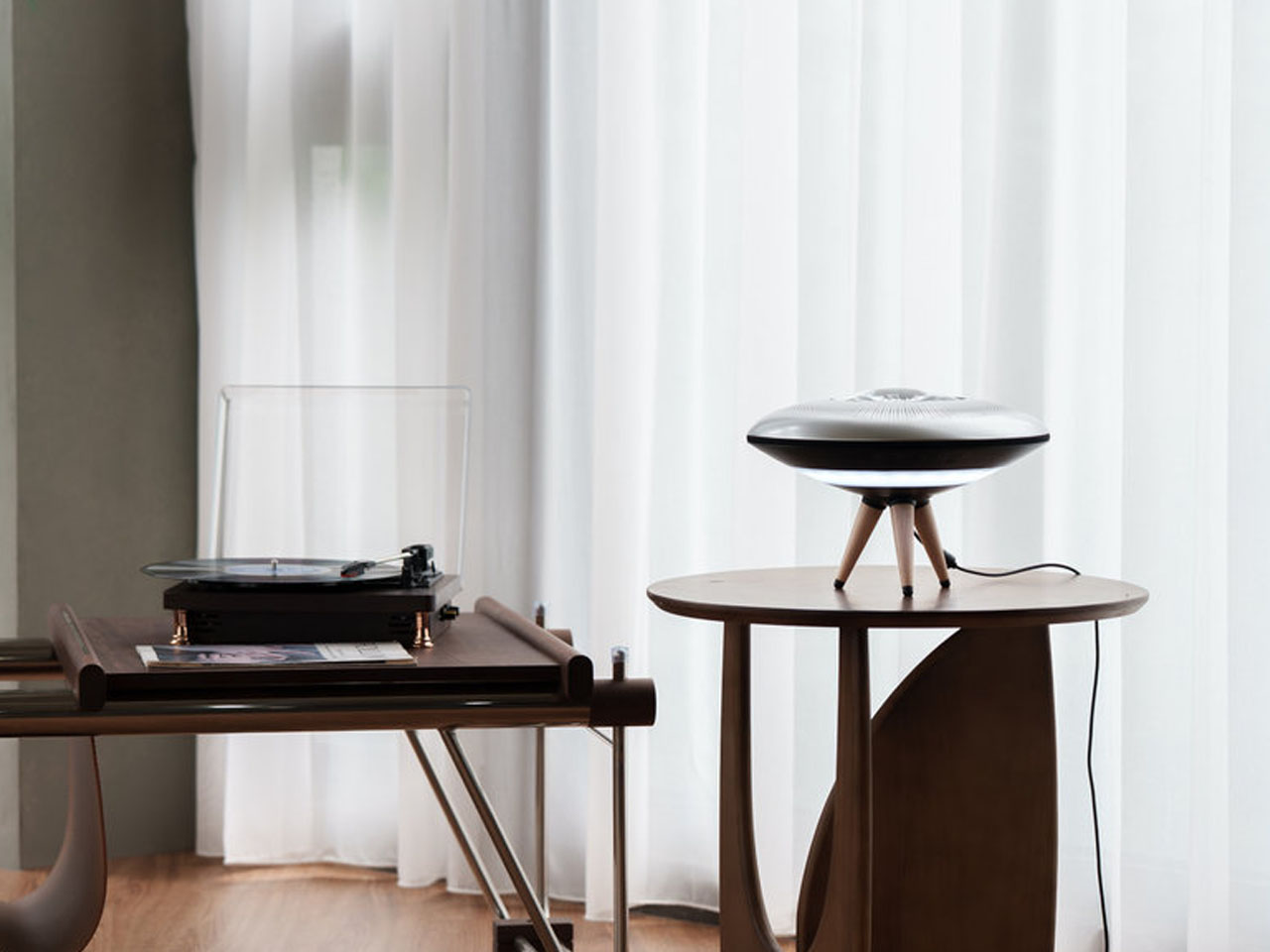 Ferromagnetic fluid，Visual Music，Bluetooth audio，Desktop Art，Black Technology，