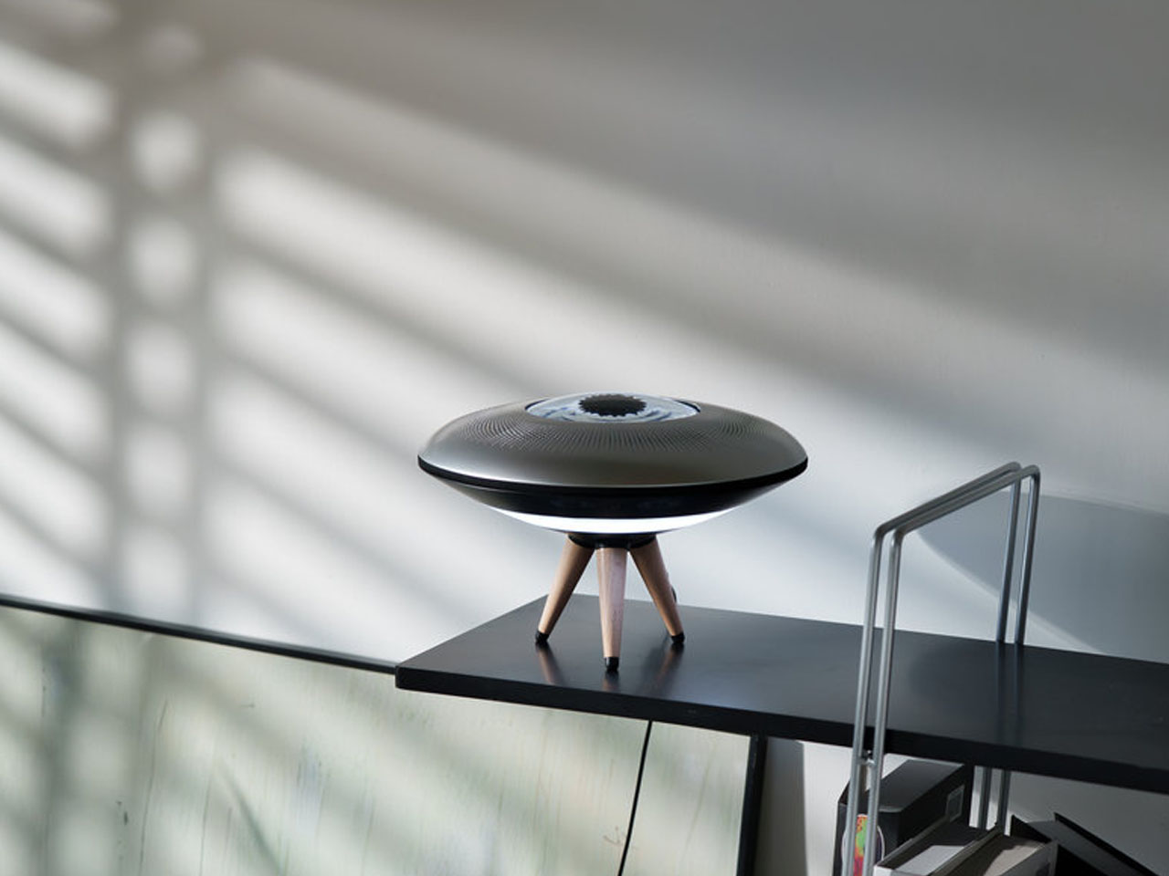 Ferromagnetic fluid，Visual Music，Bluetooth audio，Desktop Art，Black Technology，