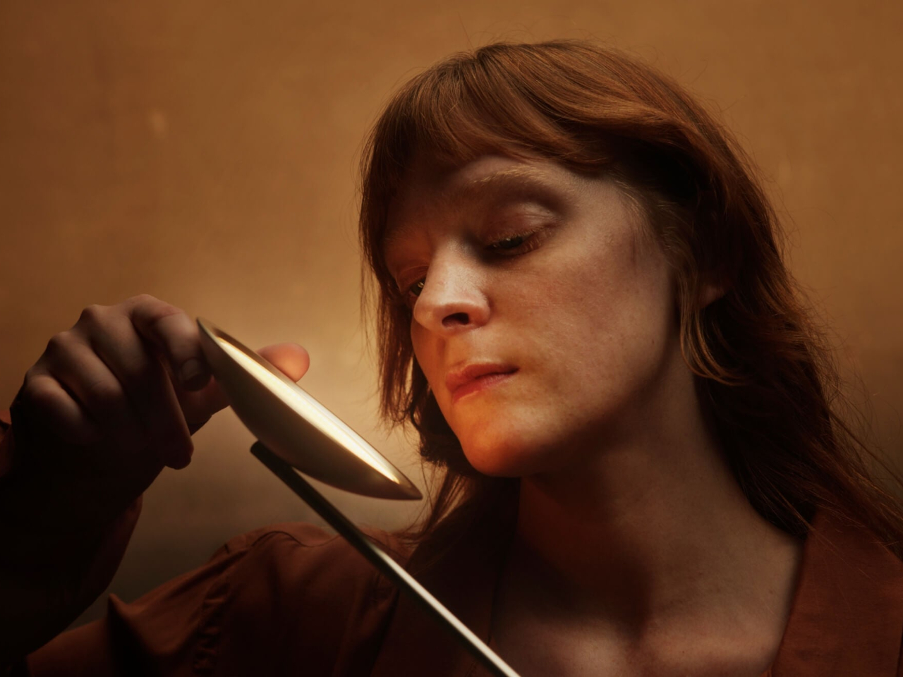 Sculpture table lamp，magnetic attraction positioning，Desktop Aesthetics，Lumio Ovo，Minimalist design ，