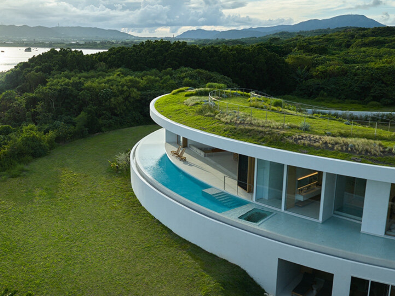 Earth Circular Villa，German Gold Award for Sustainable Architecture，Villa design，Prairie landscape，Sustainable design，