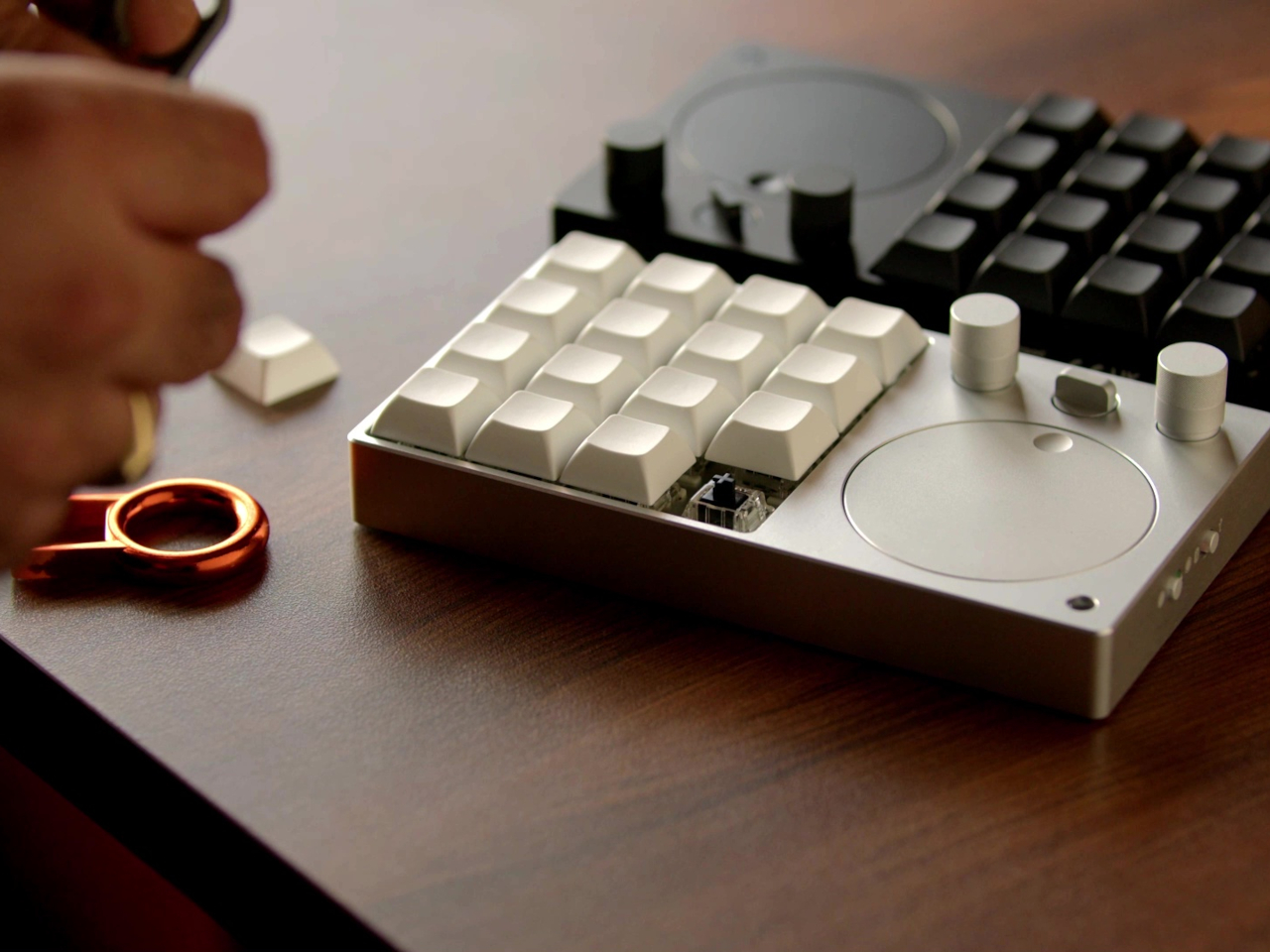 Double platform，Aluminum alloy CNC，BNK-16，Macro Keyboard，Haptic Knob，