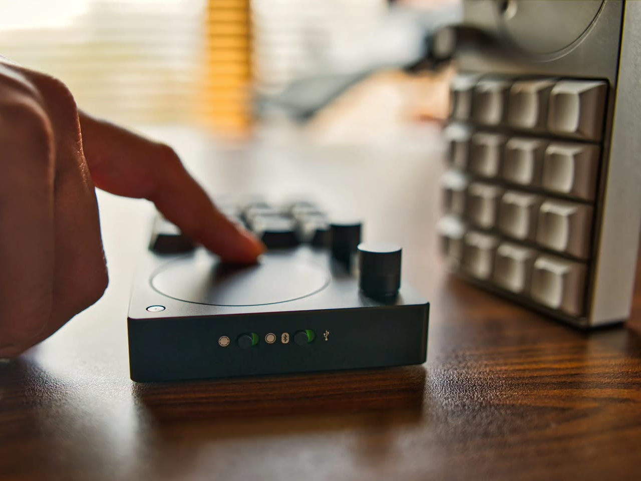 Double platform，Aluminum alloy CNC，BNK-16，Macro Keyboard，Haptic Knob，