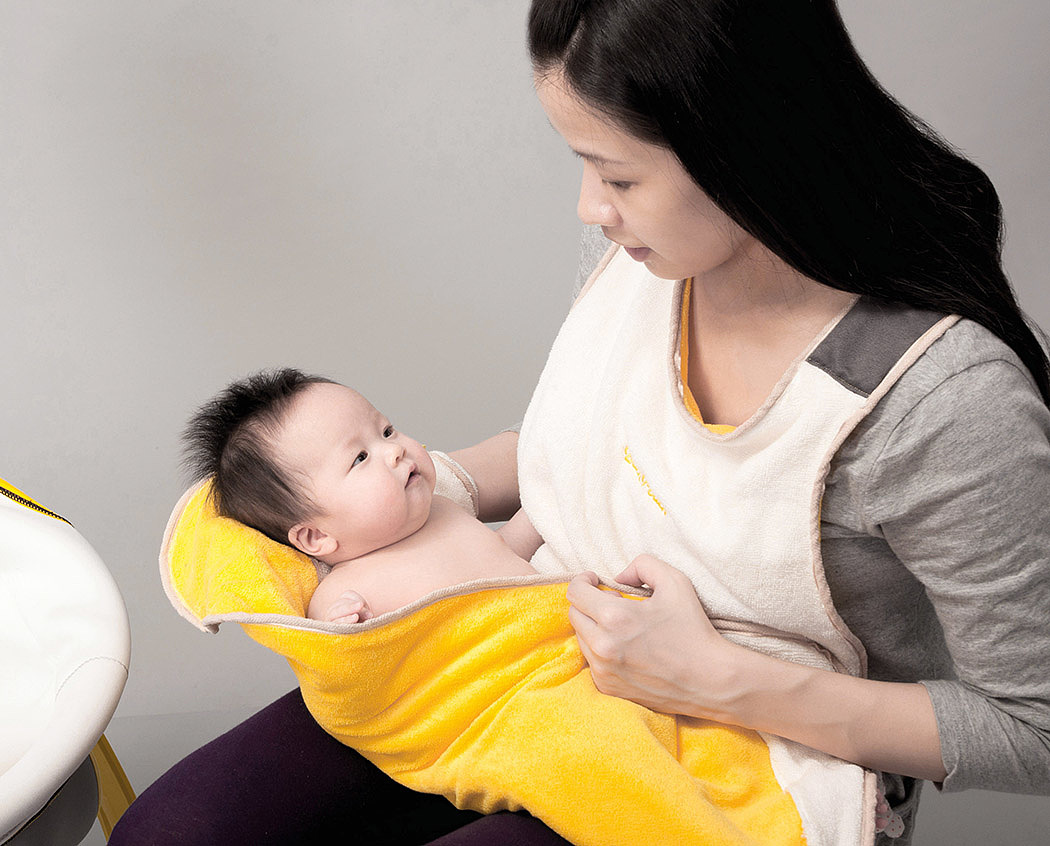 Parenting，mom，Take a bath，Bathtub，baby，