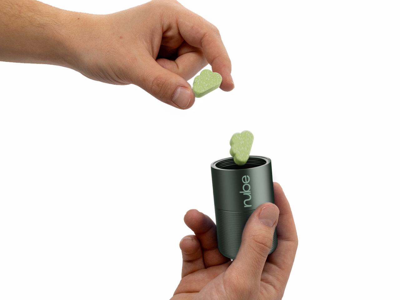 Personal protective equipment，NUBE，Manual spray bottle，conceptual design，