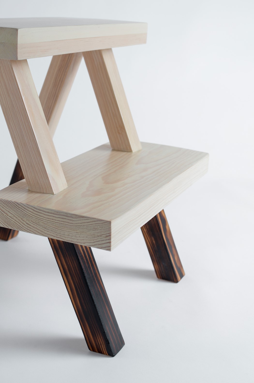 Alexander Cantu，wooden ，stool，Burnt Stool，