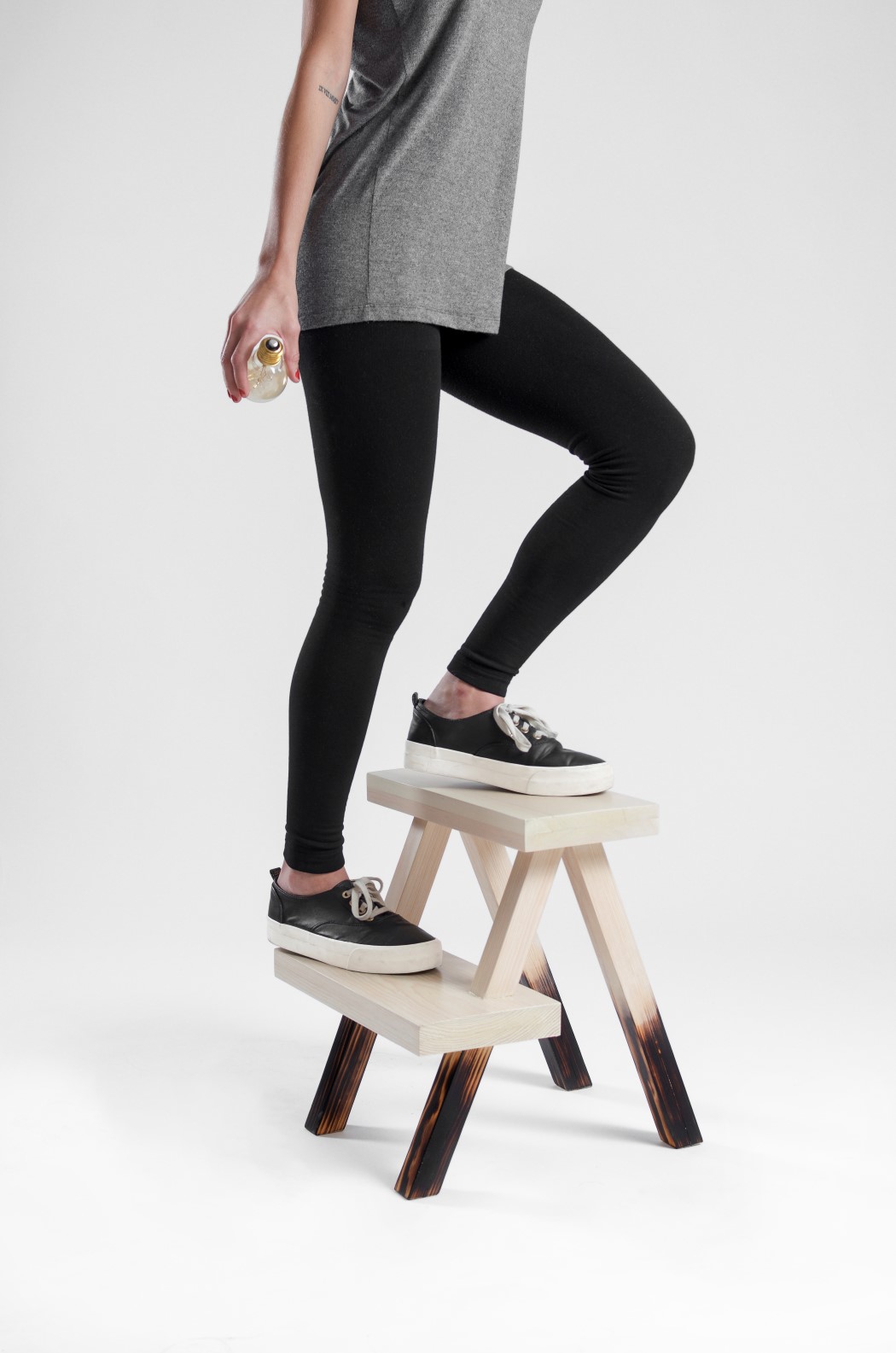 Alexander Cantu，wooden ，stool，Burnt Stool，