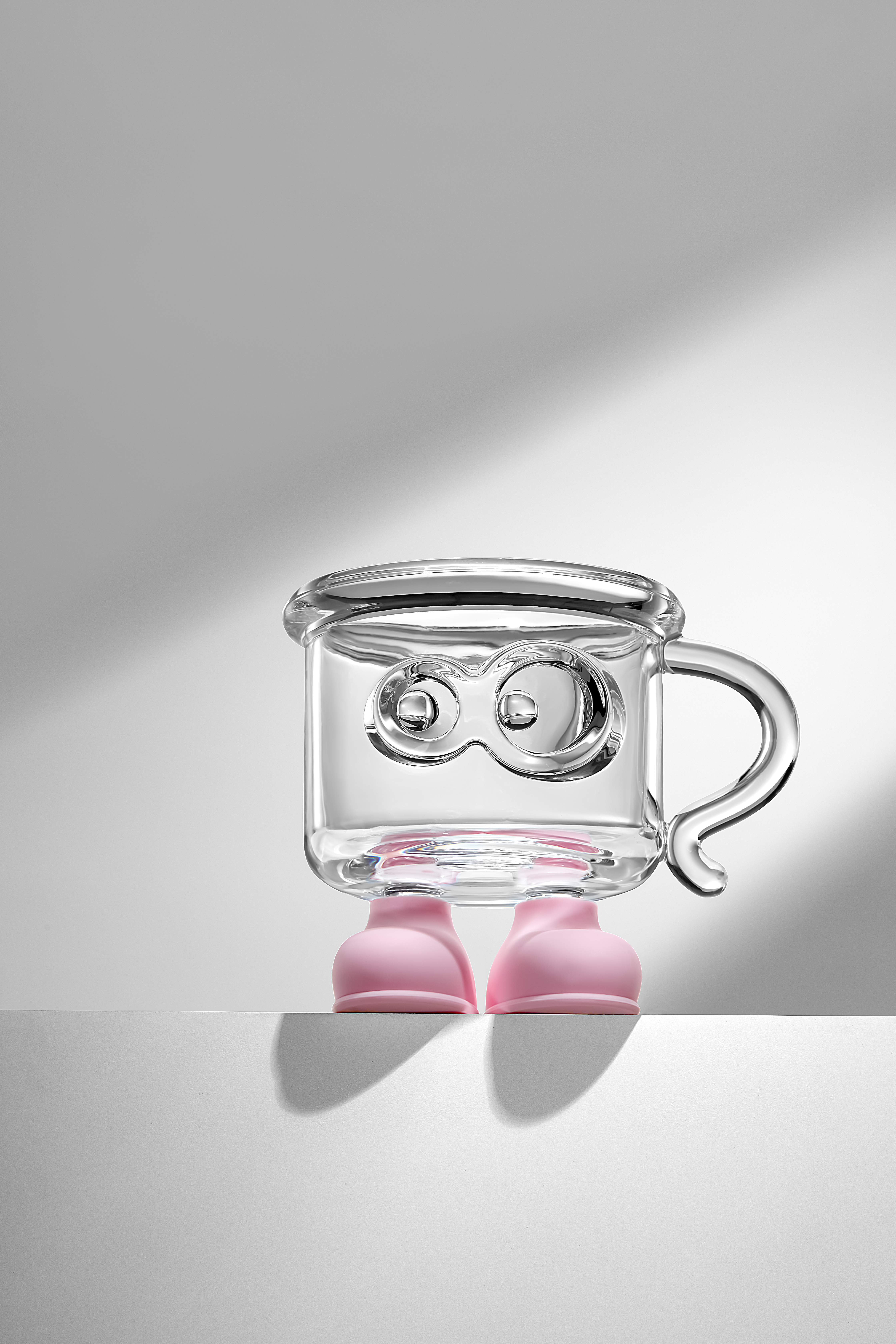 Water cup，Childlike interest，accompany，