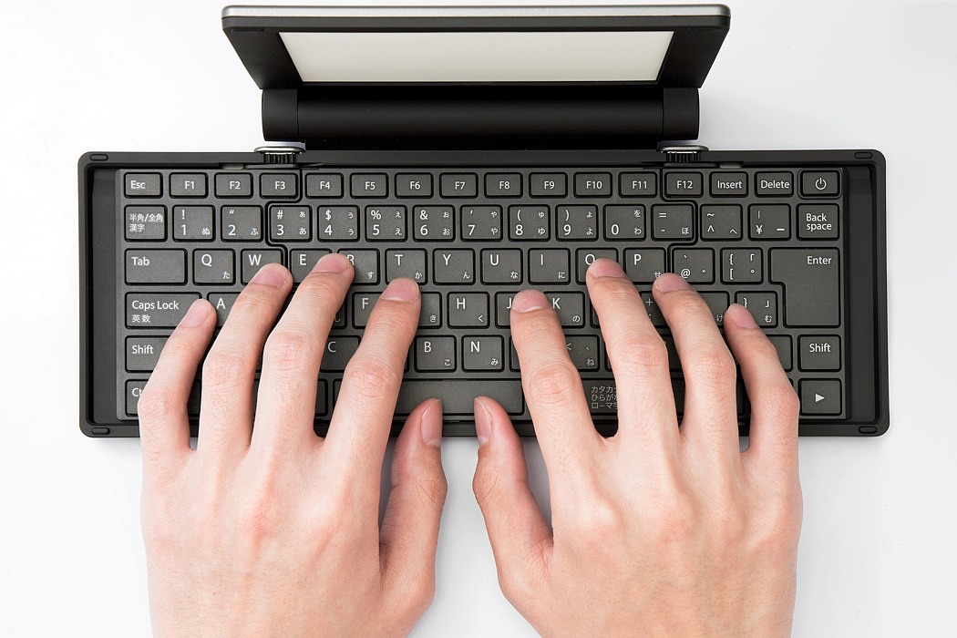 pomera，typewriter，to work in an office，
