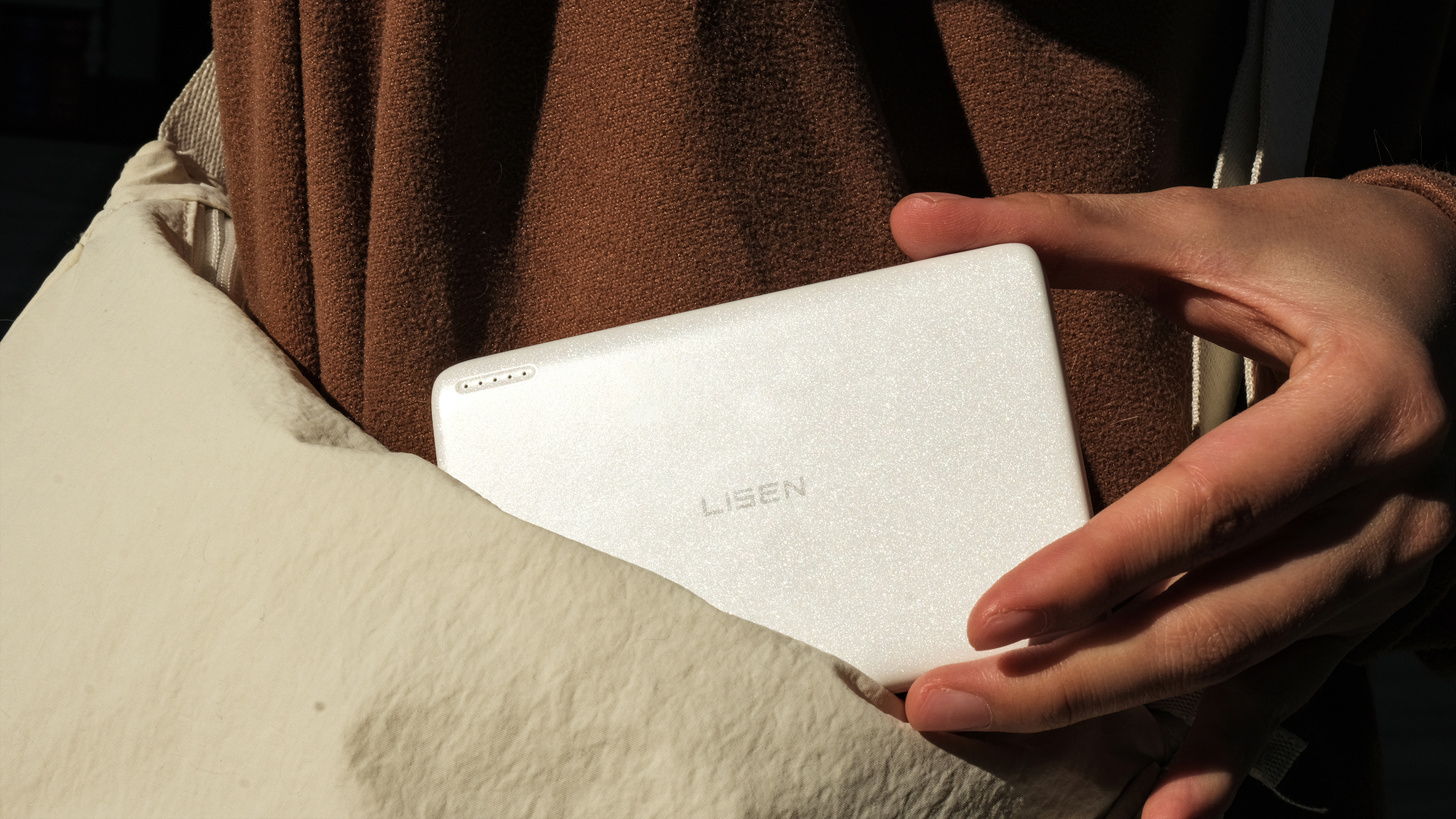 portable source，portable battery，Ultra thin power bank，Ultra-thin mobile power，