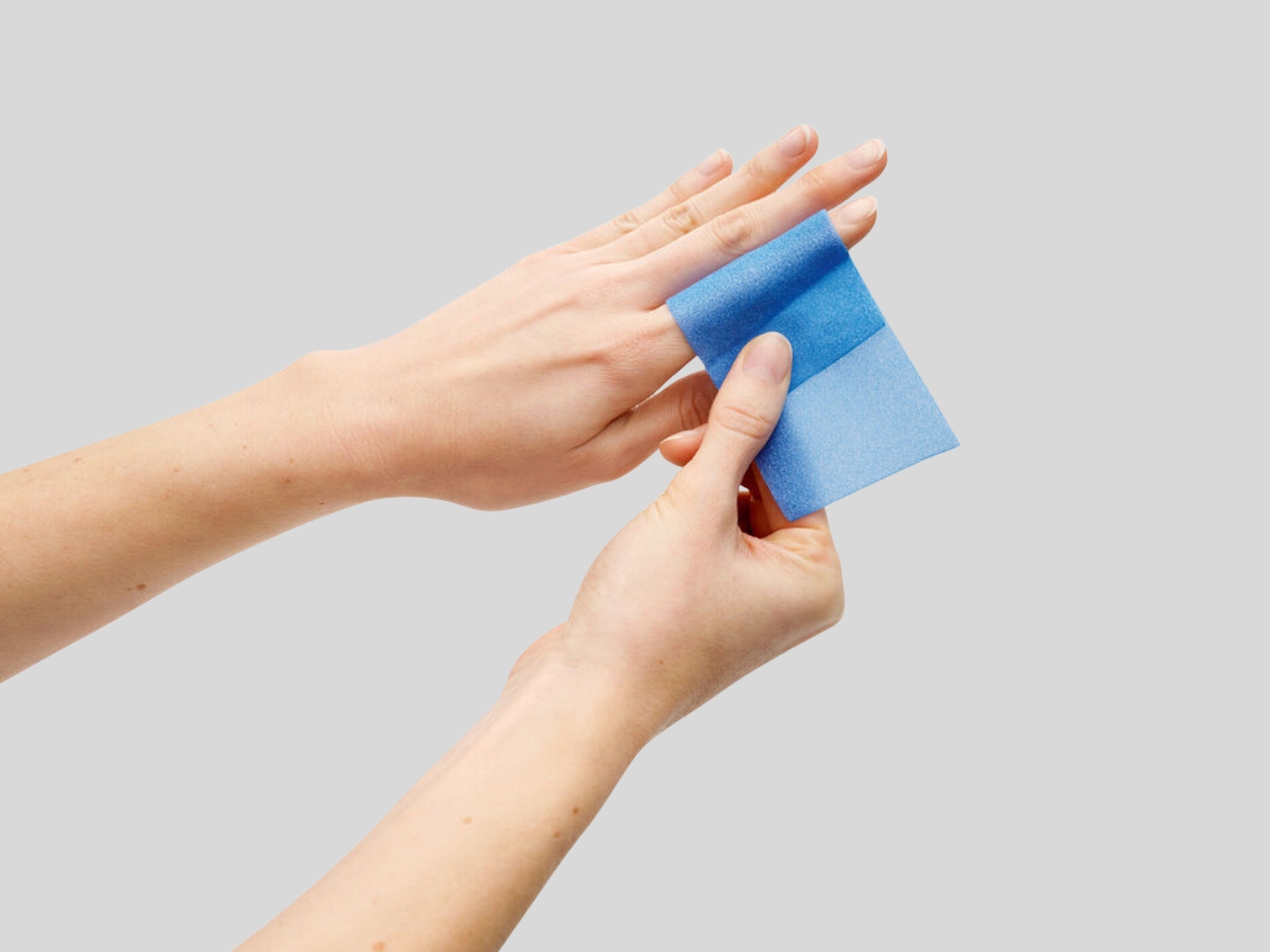 First aid kit，Independent operation，Outdoor Essentials，Portable and convenient，disinfection and dressing，