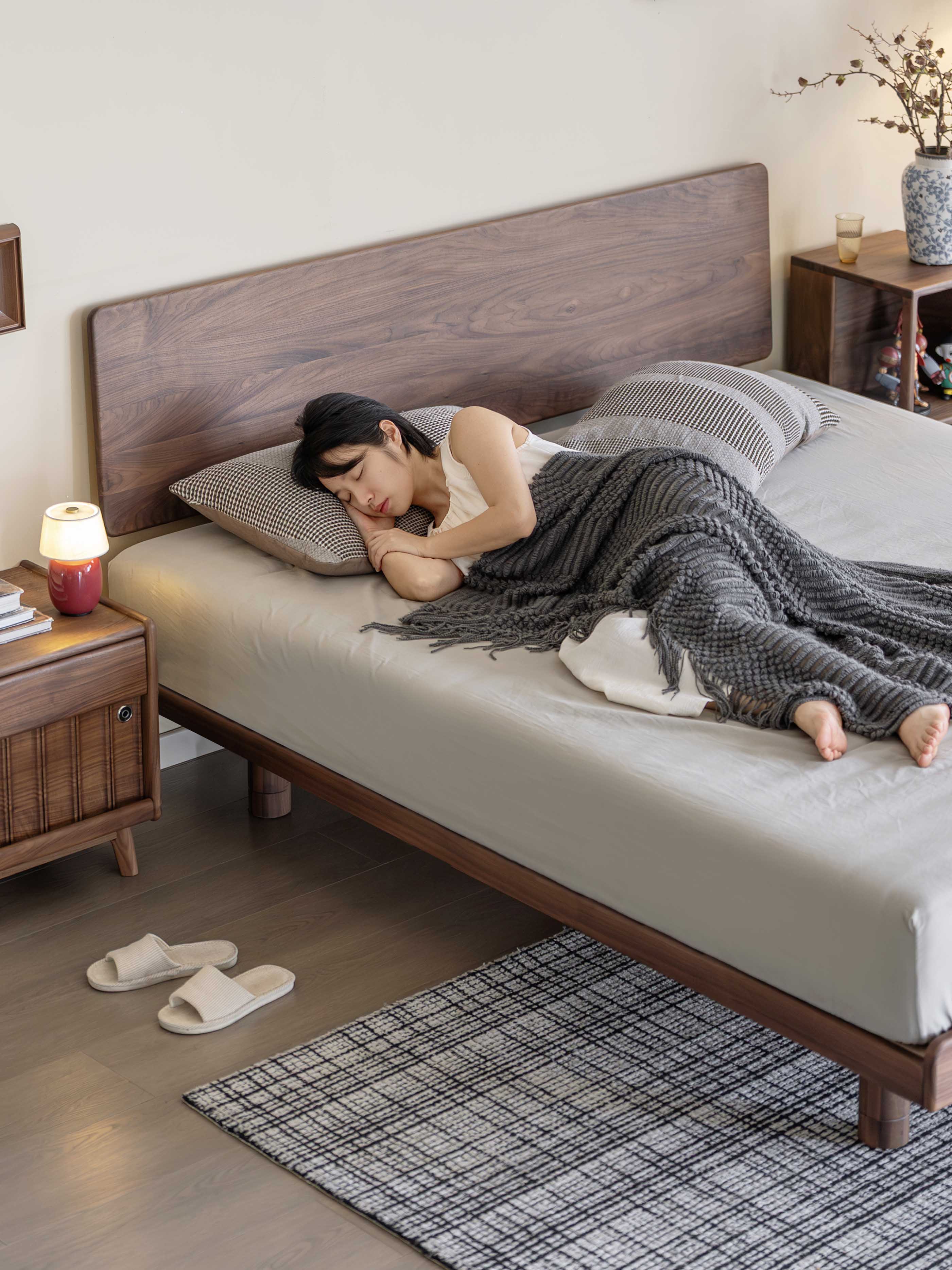 furniture design ，Residential Furniture，Original design，Solid wood furniture，Black walnut furniture，Solid wood bed，