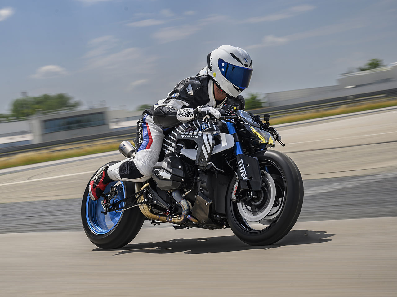 bmw，Nitrogen Acceleration，Short sprint，NOS，motorcycle，