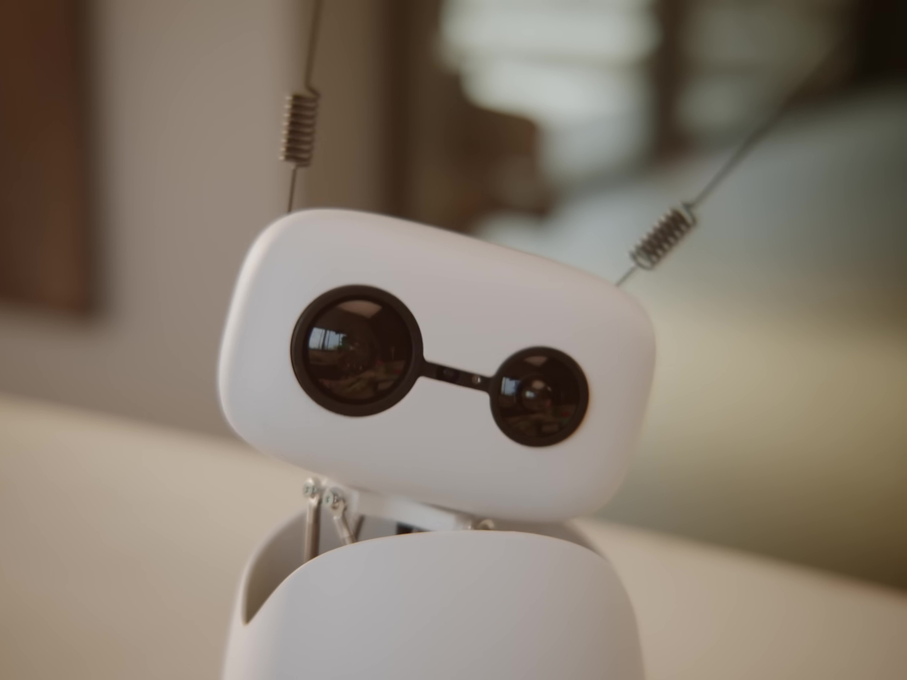 accompany type，robot，Reachy Mini，Desktop AI，Python programming，