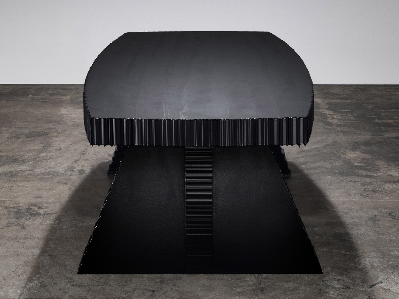 VNTA Table，Sculpture furniture，Environmental protection materials，Reuse of Pauline，