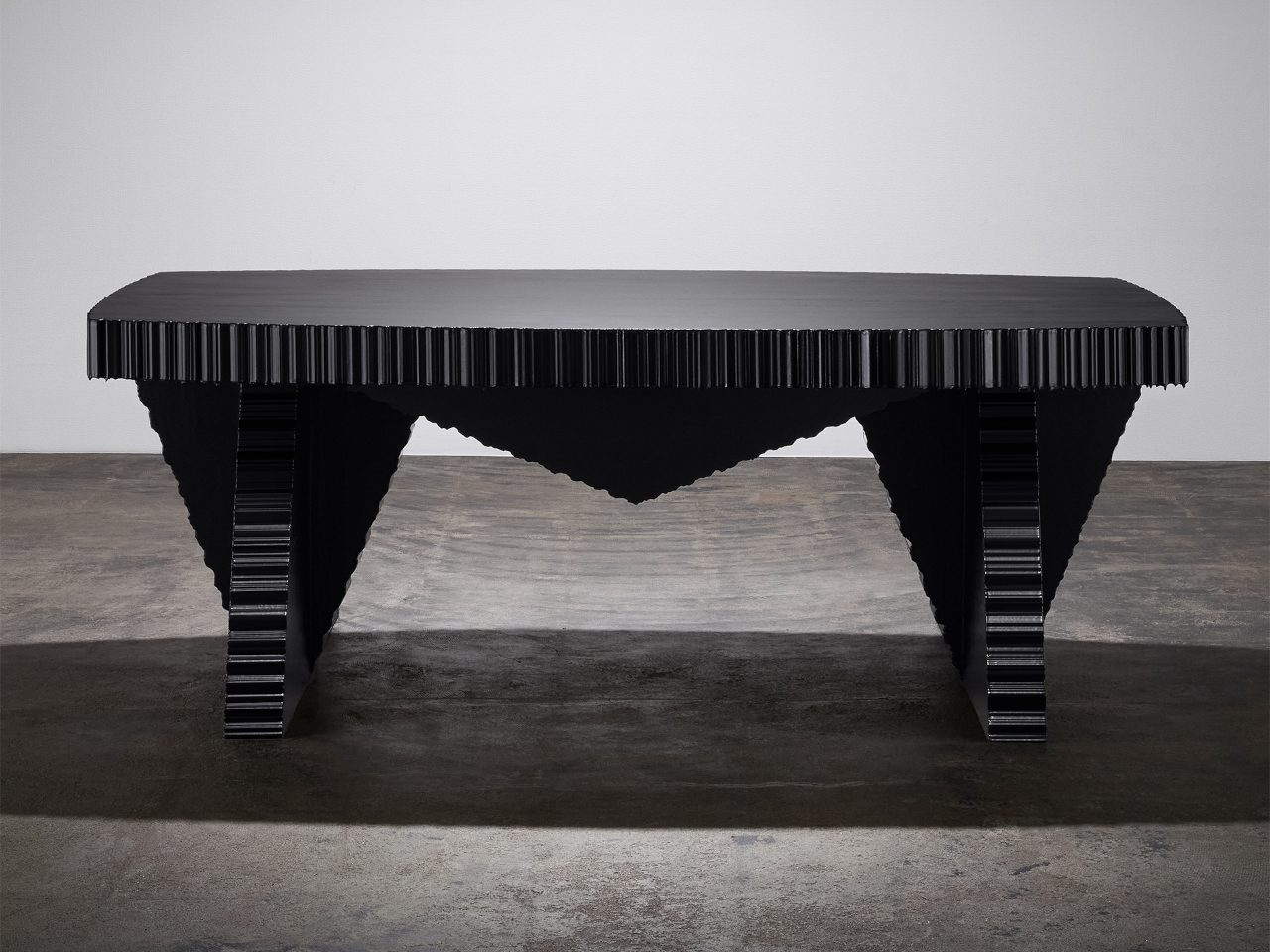 VNTA Table，Sculpture furniture，Environmental protection materials，Reuse of Pauline，
