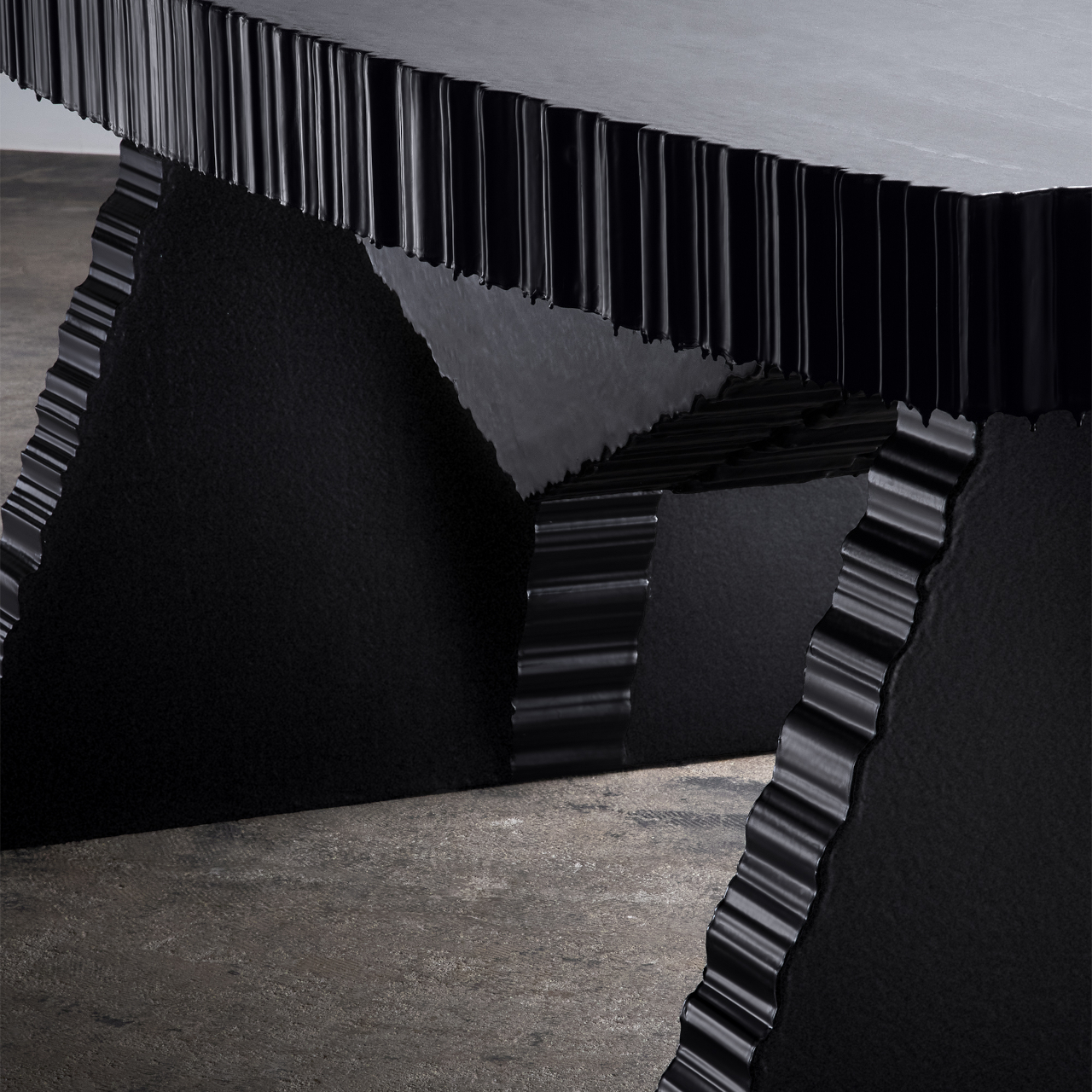 VNTA Table，Sculpture furniture，Environmental protection materials，Reuse of Pauline，