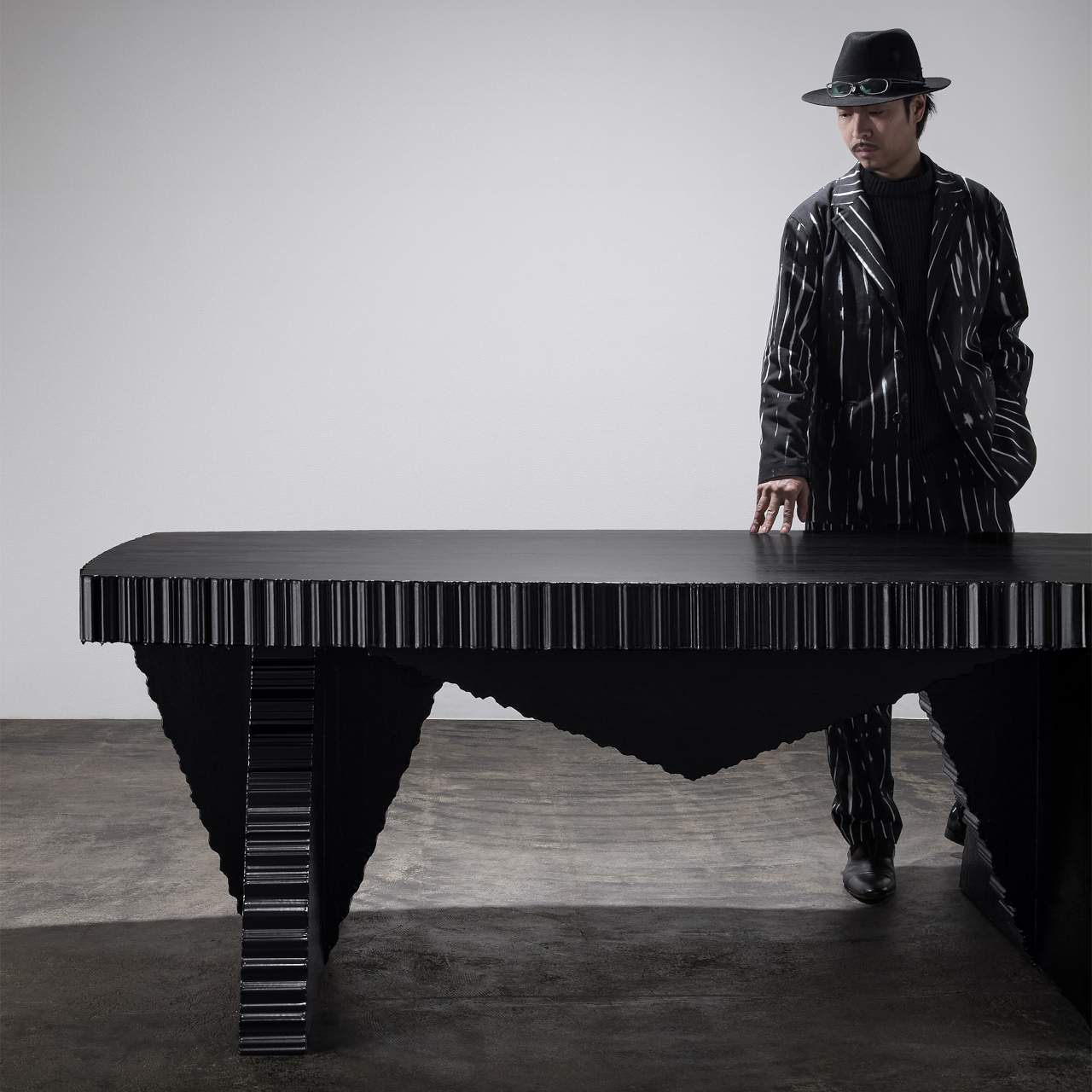 VNTA Table，Sculpture furniture，Environmental protection materials，Reuse of Pauline，