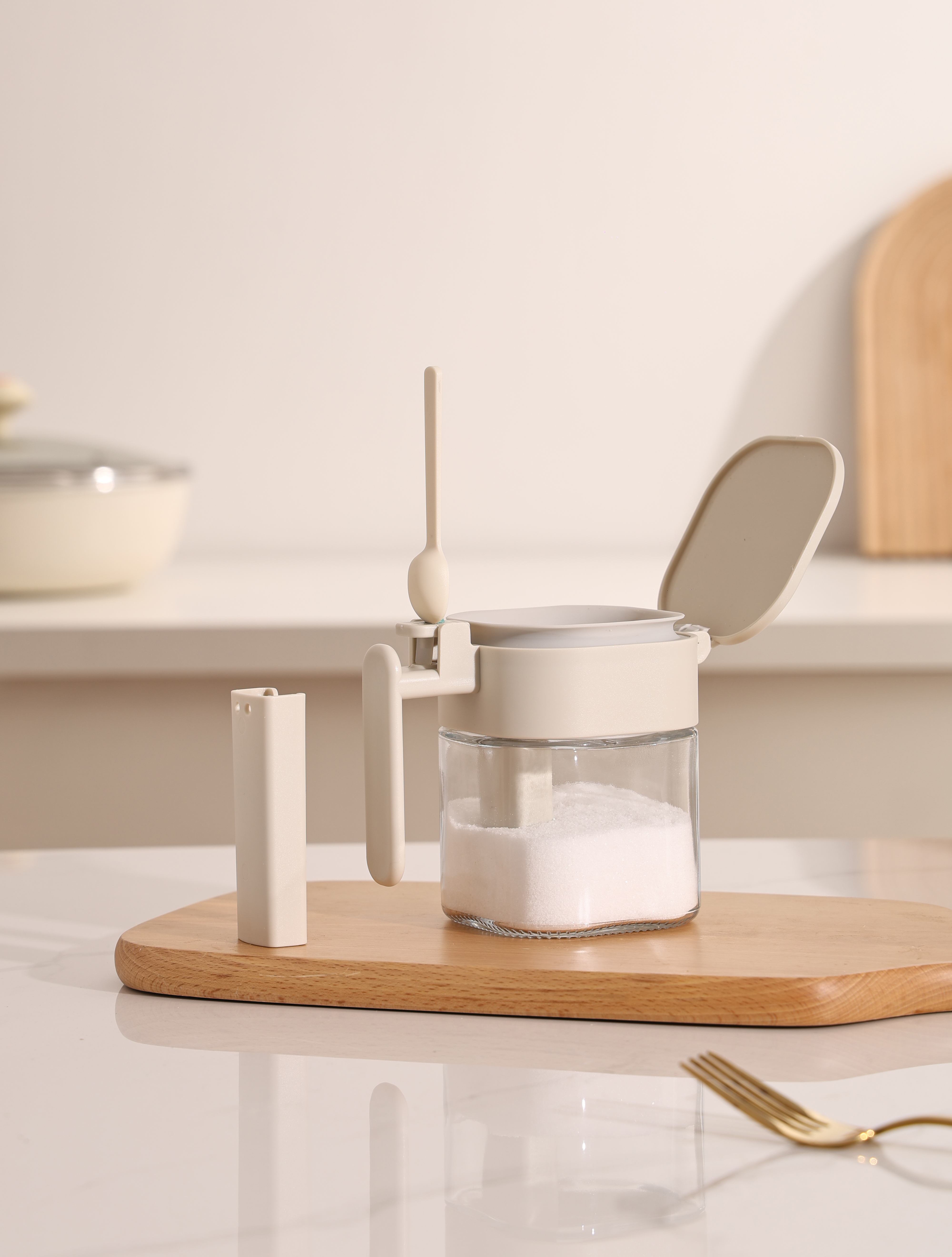 kitchen，Seasoning tank，A key to open the cover，