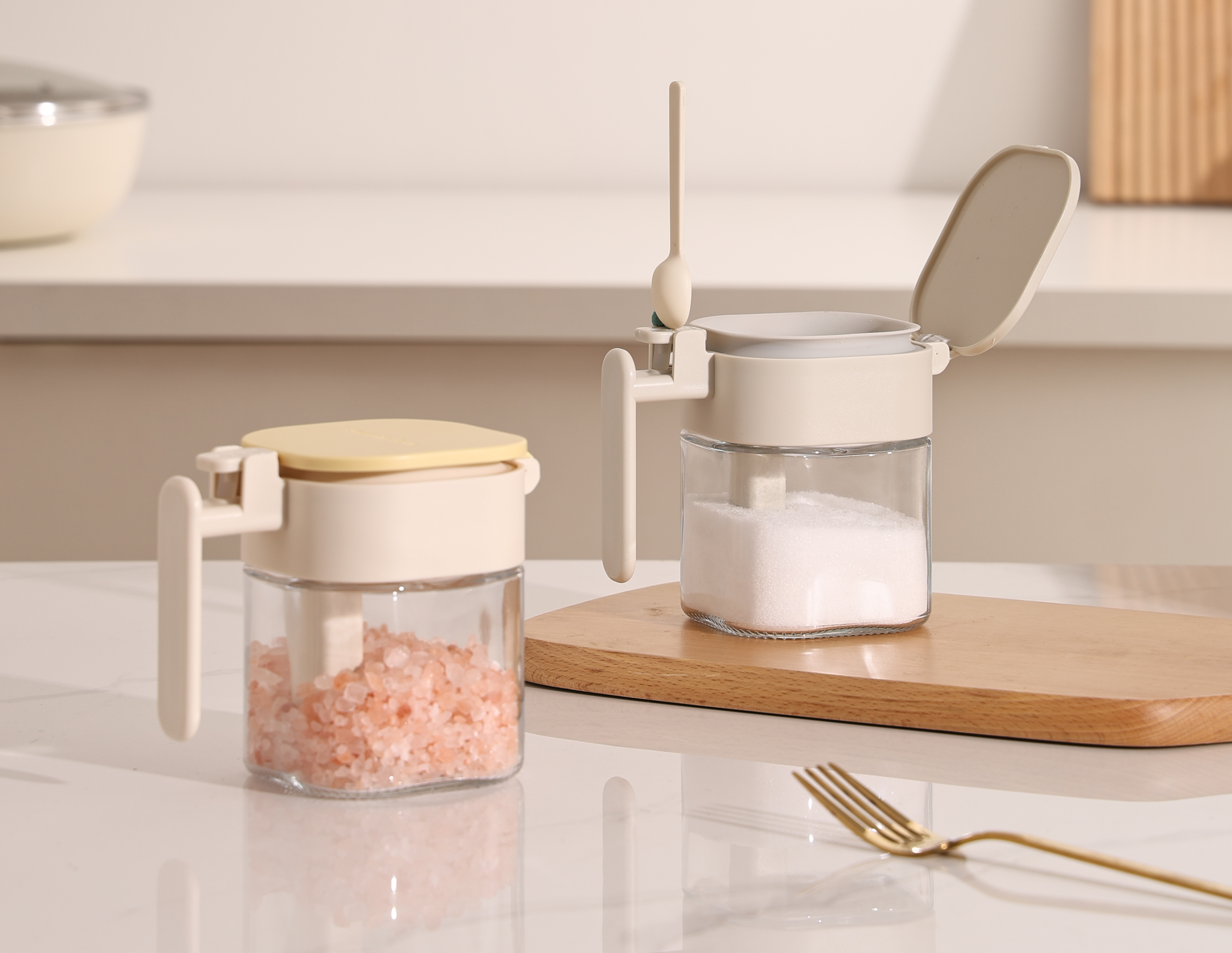 kitchen，Seasoning tank，A key to open the cover，