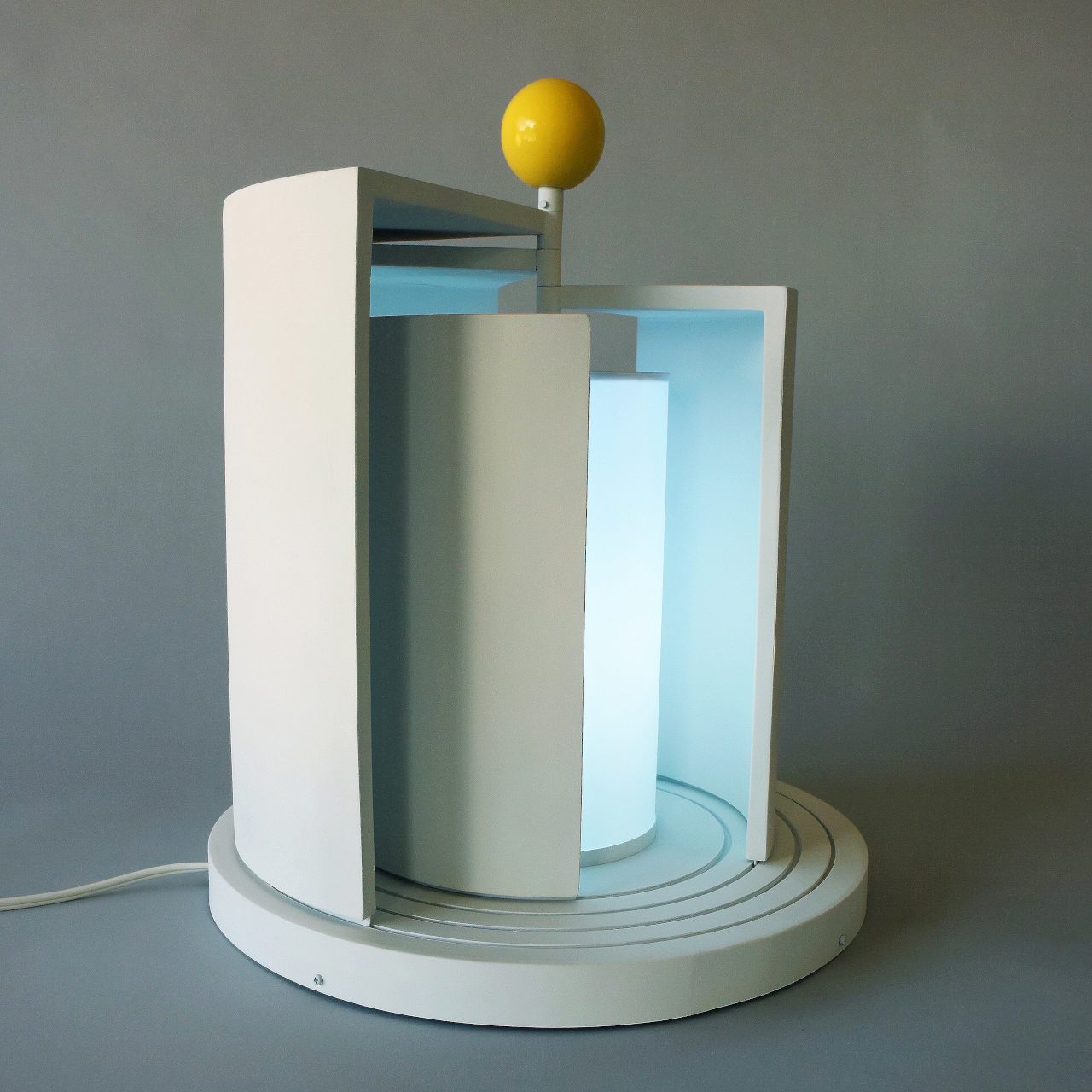 Interactive light，Kinetic Radius，Minimalist design ，magnetic levitation track，Gesture Shaping Light，