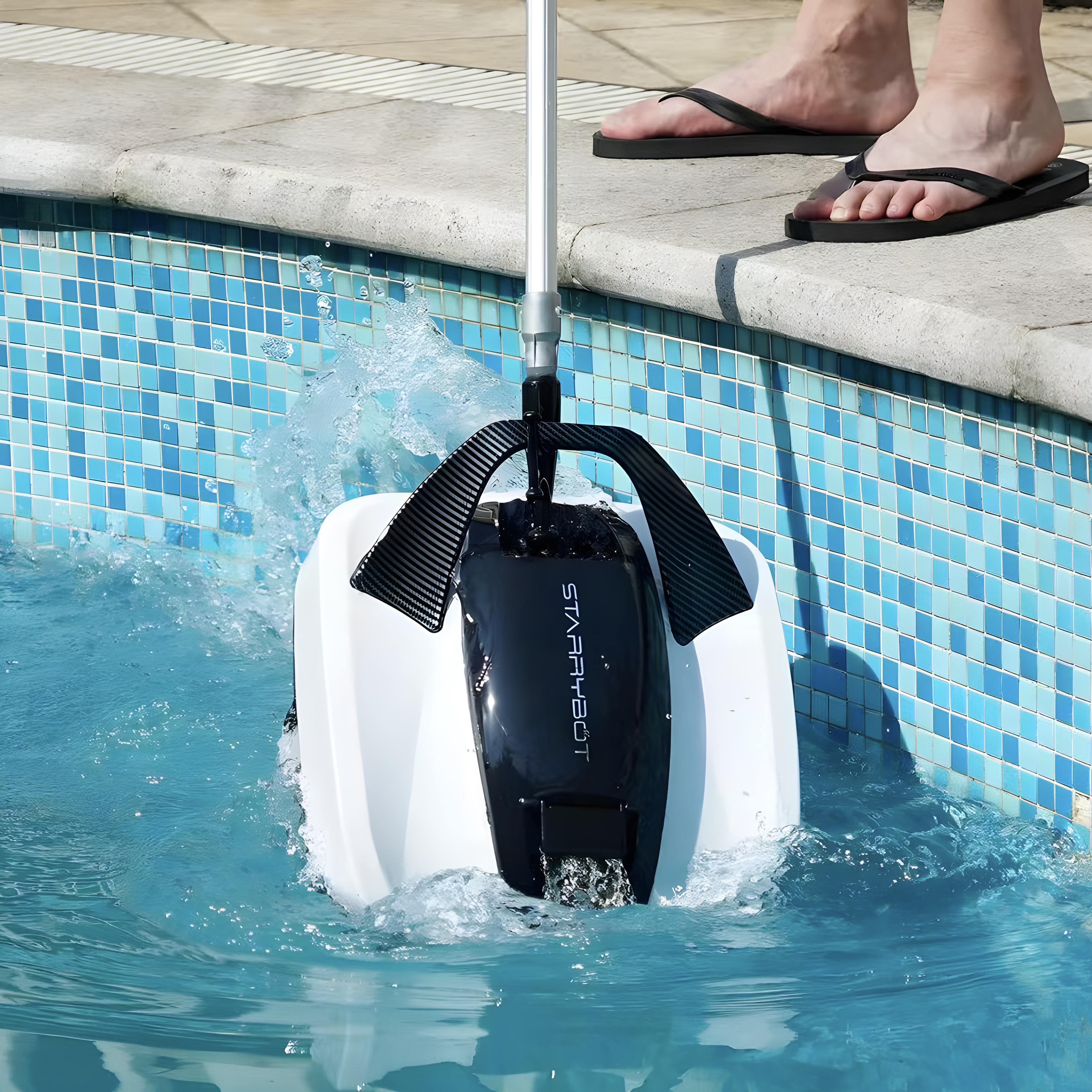 Swimming pool robot, swimming pool cleaning robot, cleaning robot，