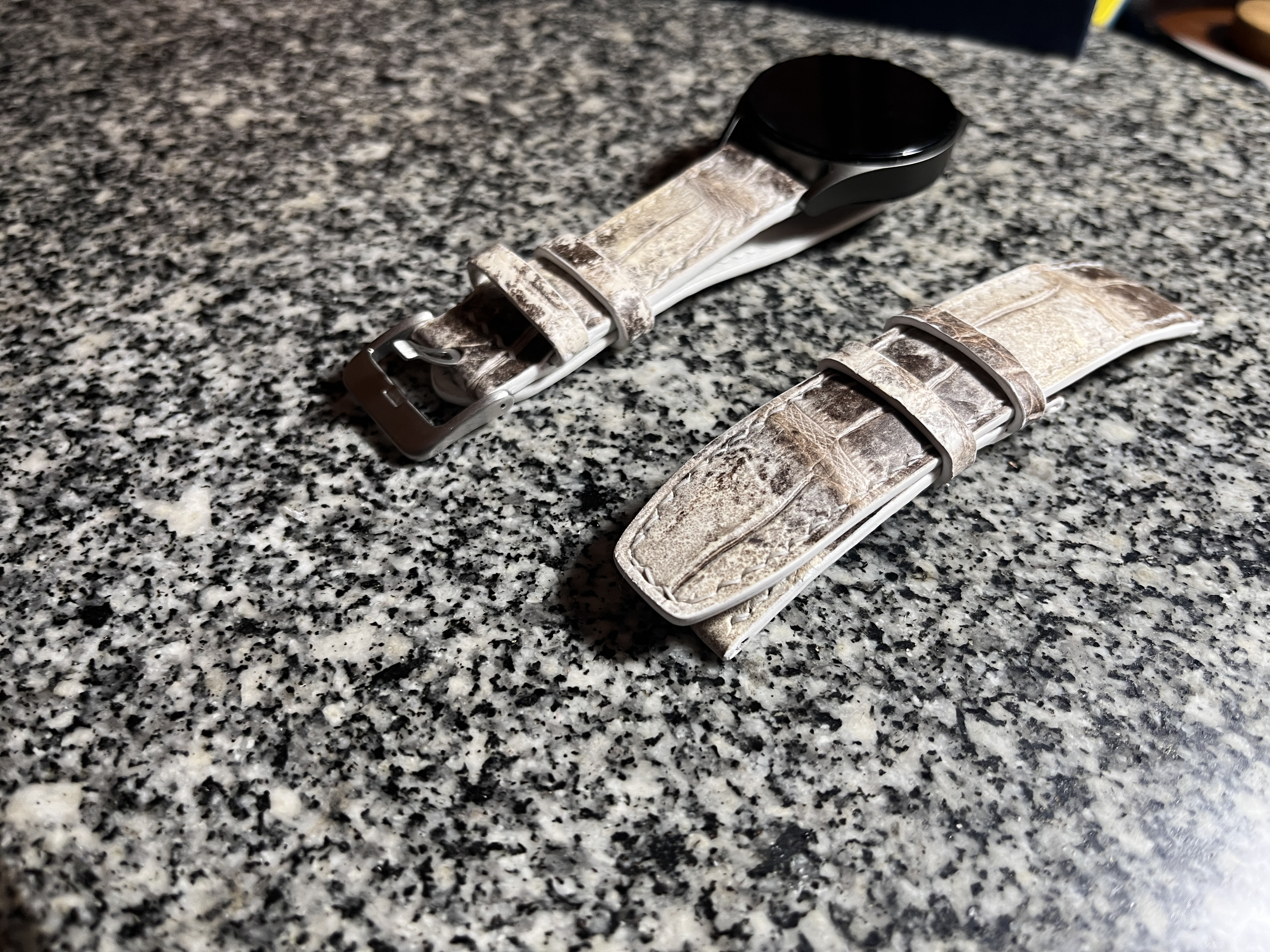 Leather, Alligator Skin，