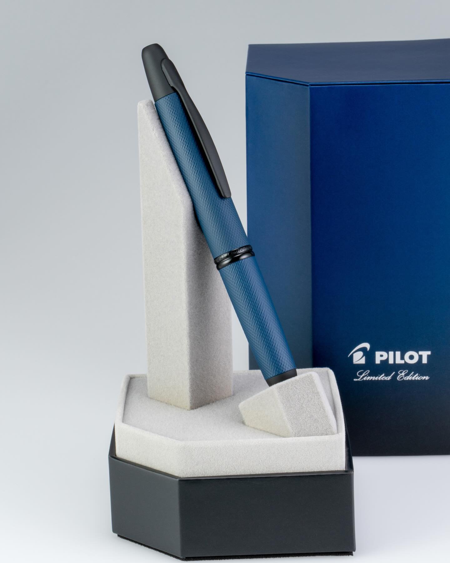 industrial design，product design，originality，taste，Stationery，trunk，