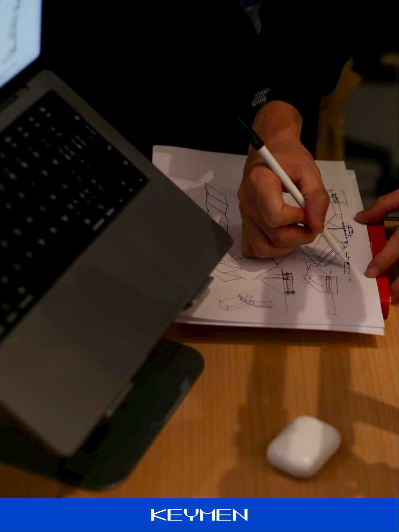 Advanced research, industrial design, brand design, UI design，