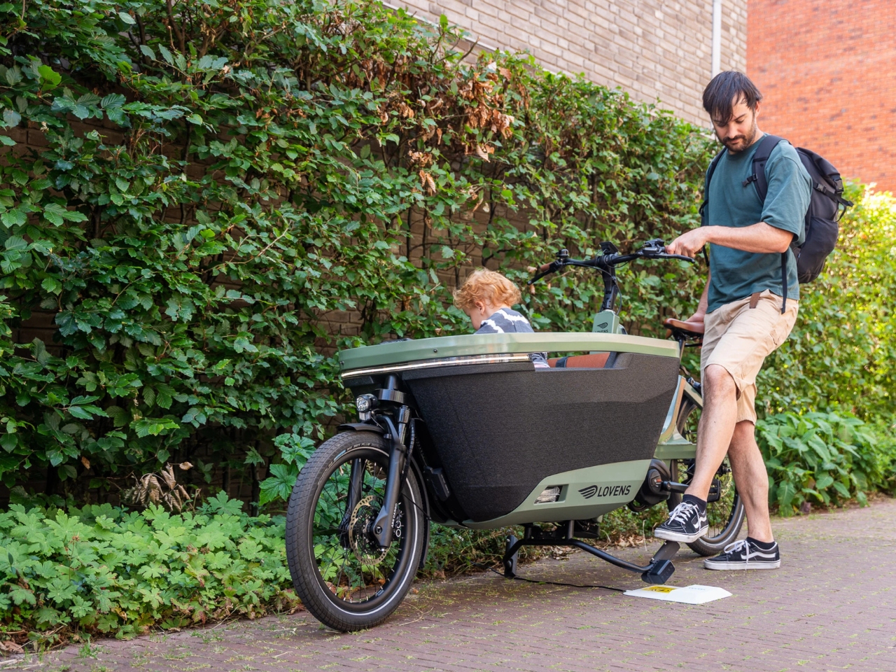 Compact，Wireless Bicycle Charging Pad，Electronic equipment，Digital，