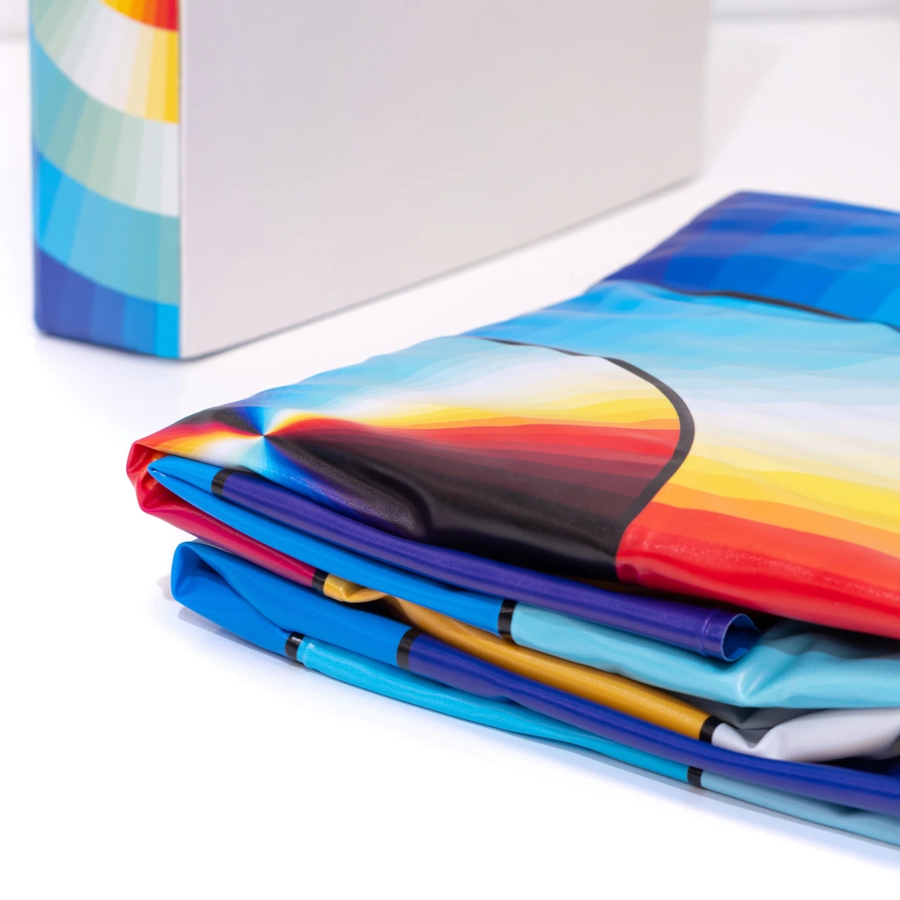 artistic beauty，inflatable swimming pool floating bed，Summer outdoor，Portable design，Felipe Pantone，