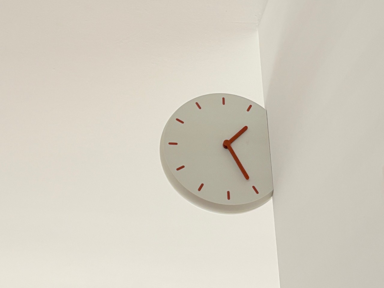 Corner clock，Clock，Corner Design，Home Furnishing decoration，