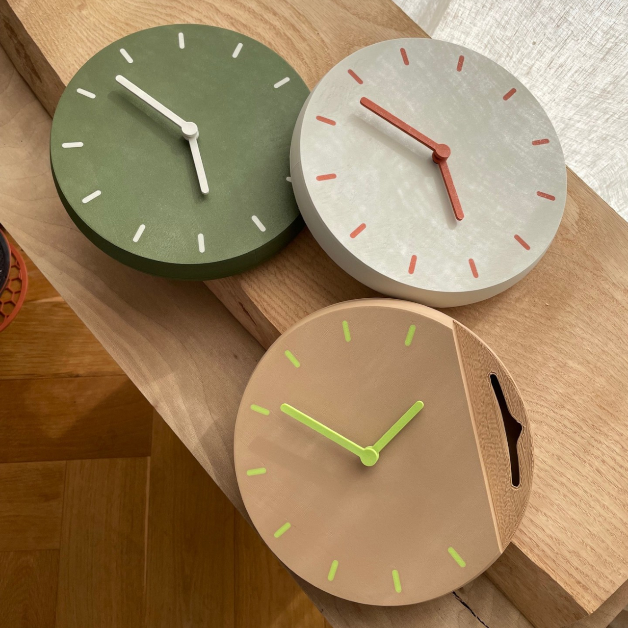 Corner clock，Clock，Corner Design，Home Furnishing decoration，