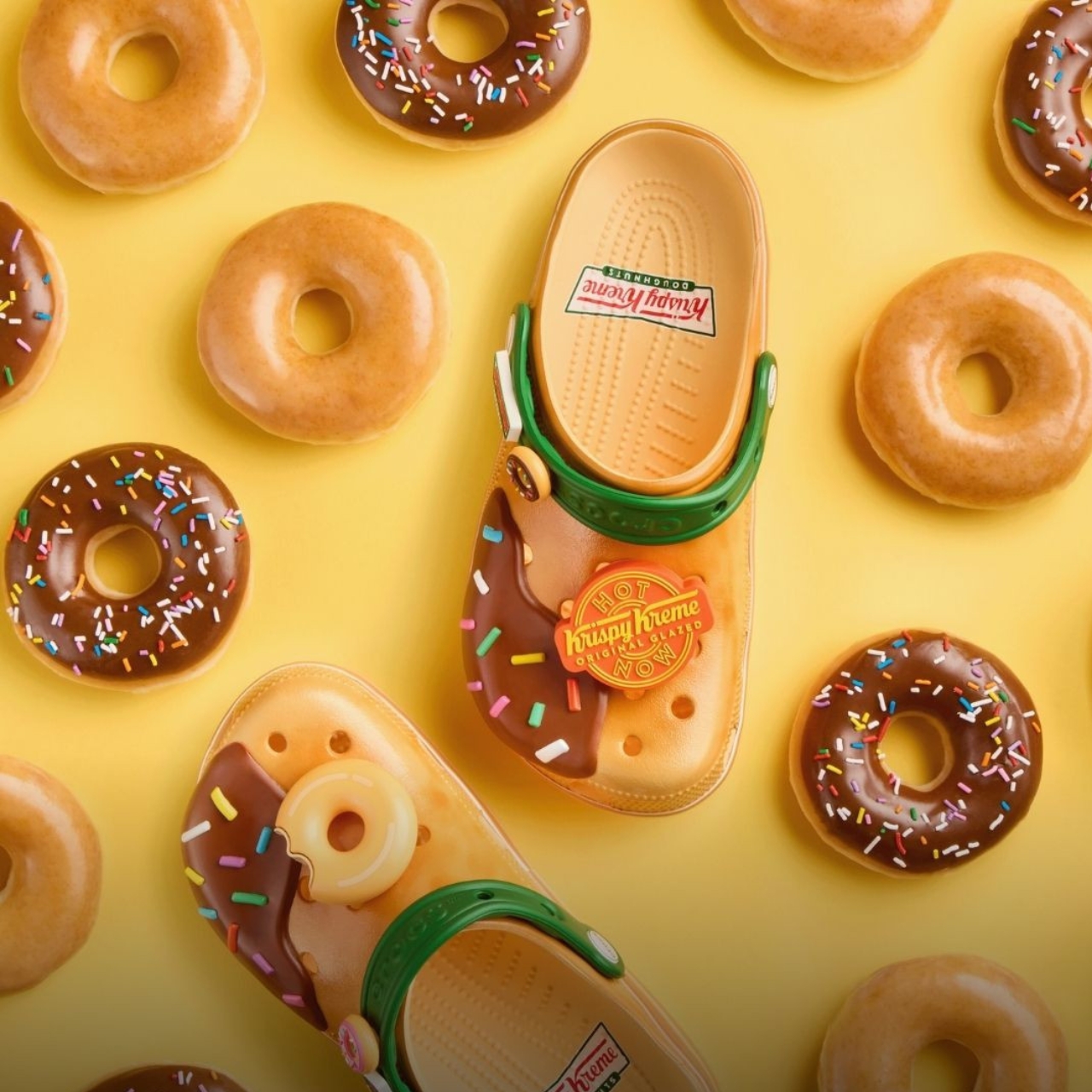 Krispy Kreme，Fangs，shoes，doughnut，