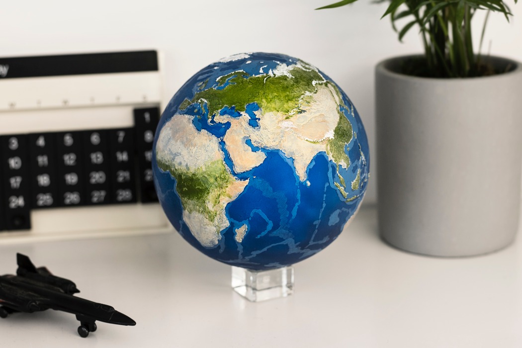 EARTH，AR GLOBE，ai，voice，education，app，