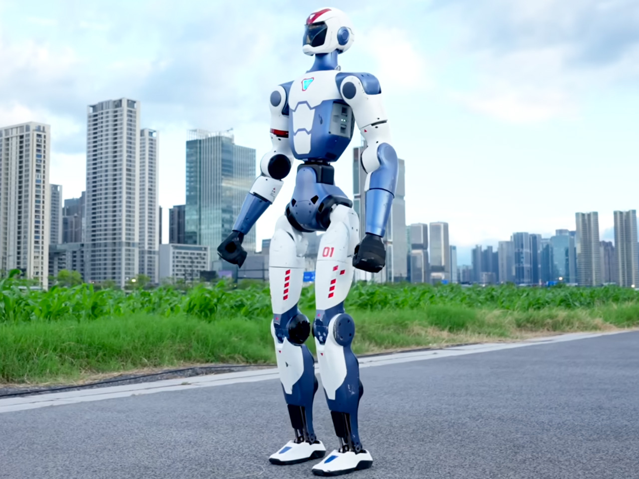 movement robot，Human form，Unitrees R1，athletic ability，Educational tools，