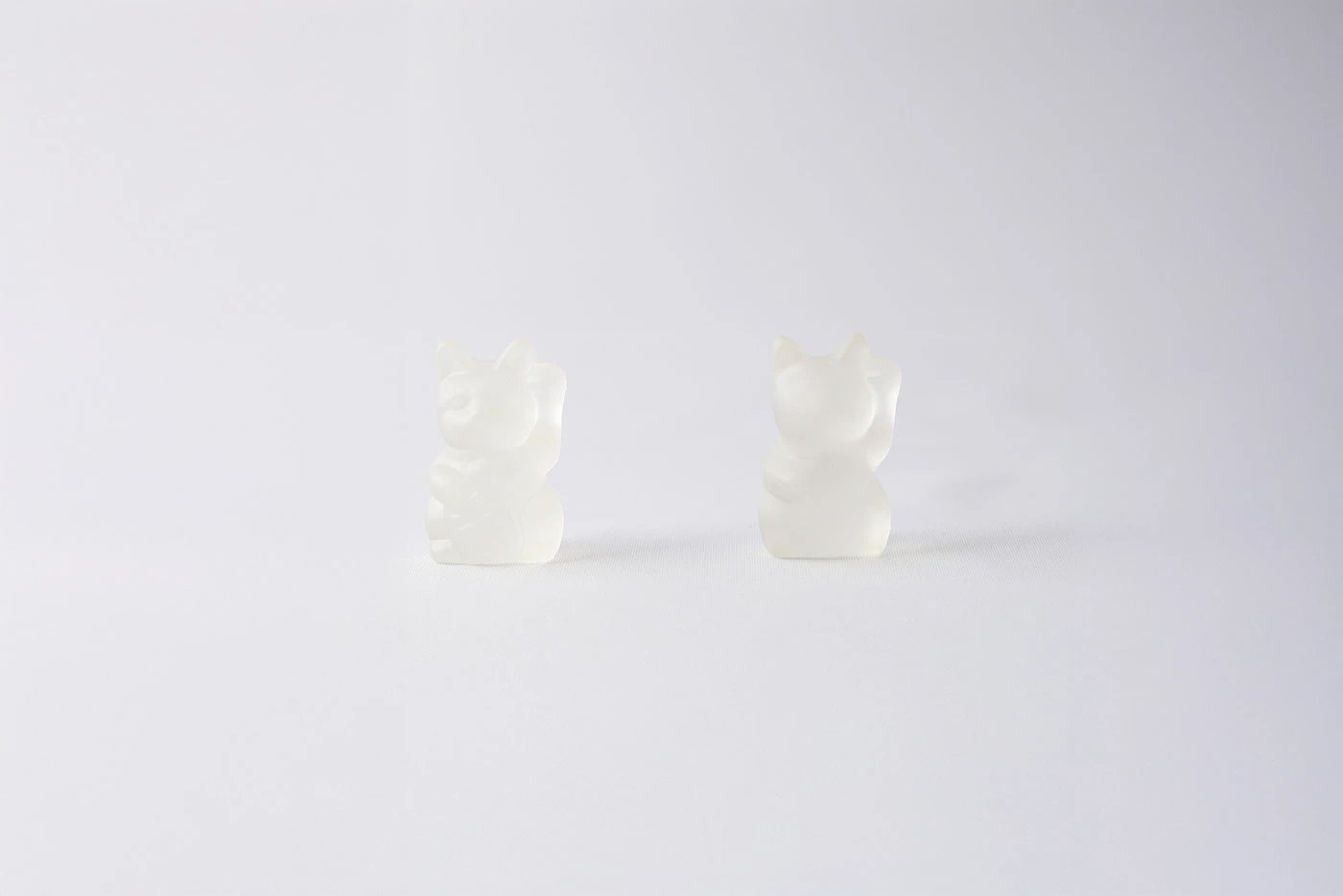 marine waste plastics，Fortune Cat，Sea glass fillet，Sustainable design，Environmental Enlightenment，