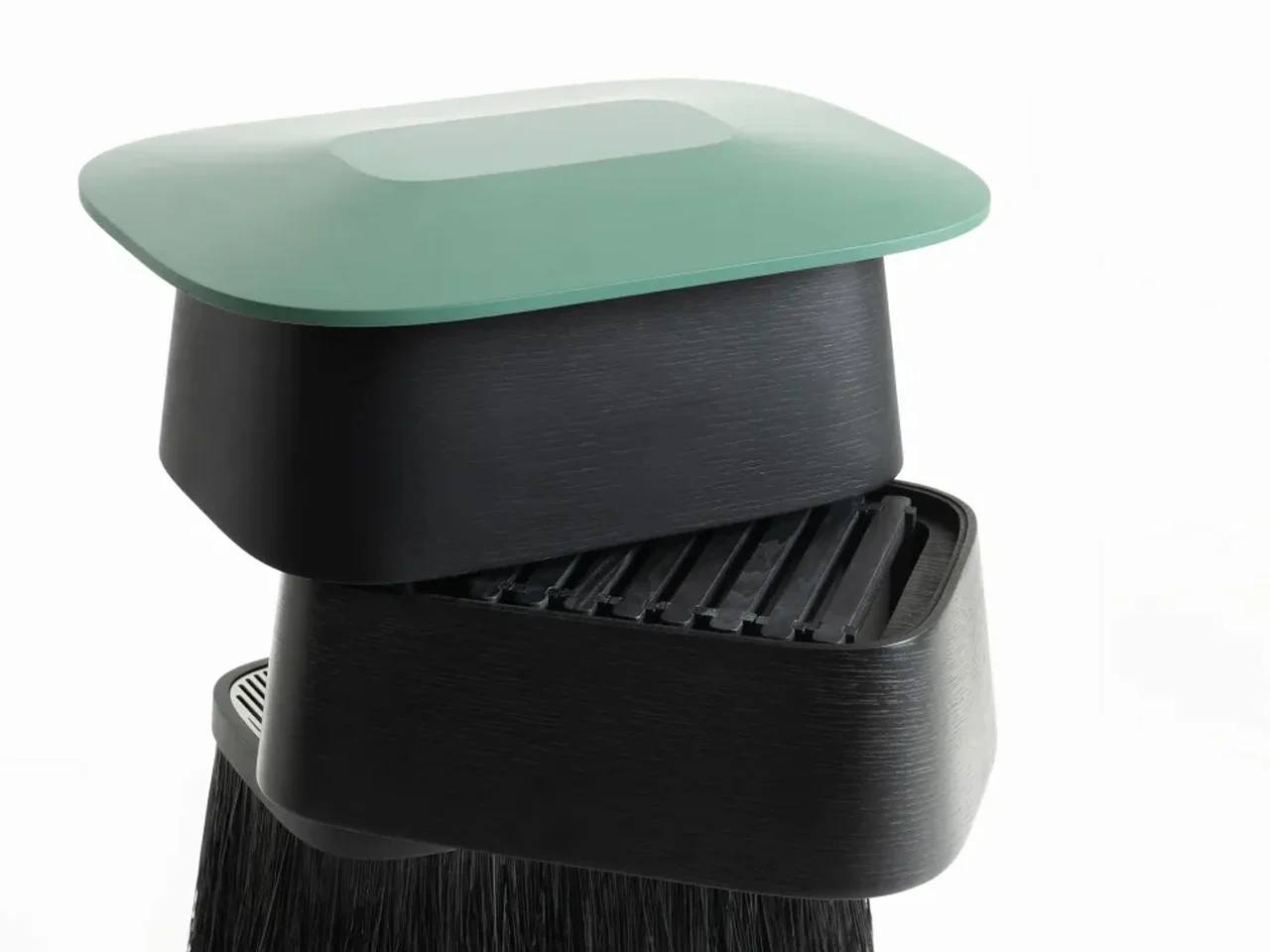 Modular Hive，Solitary Bee Hotel，Milan Design Week 2025，stackable ，Andreu World，