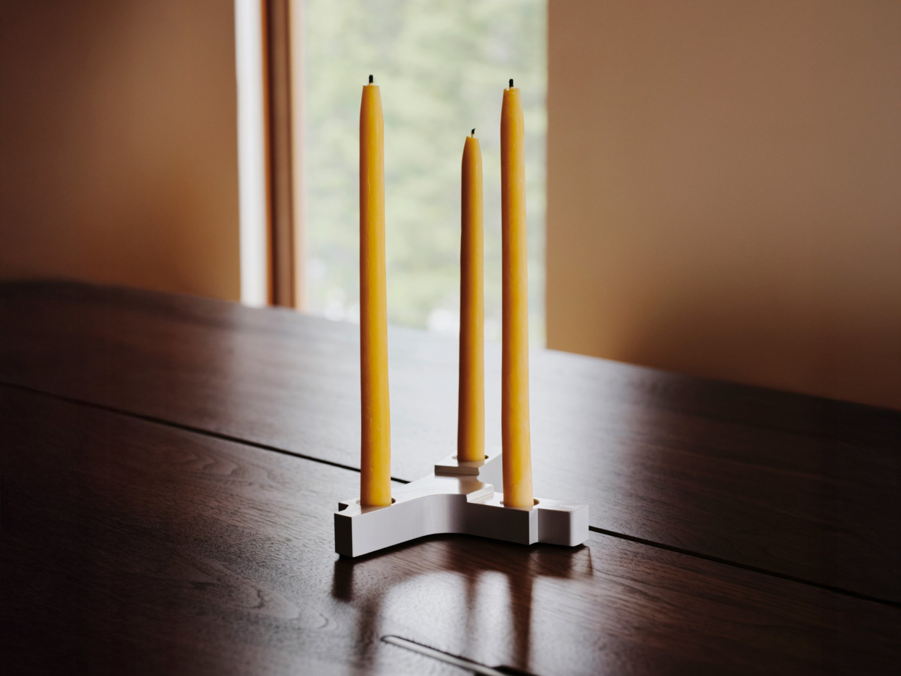 Sustainable Home Furnishing，Manual Limited，Extruded aluminum candle holder，Wood-patchwork cheese board，