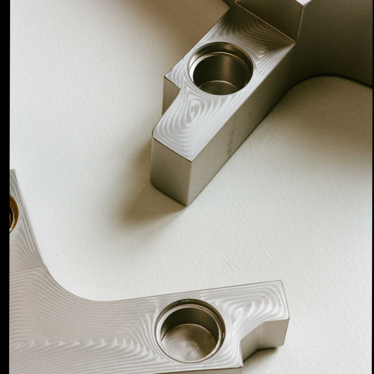 Sustainable Home Furnishing，Manual Limited，Extruded aluminum candle holder，Wood-patchwork cheese board，