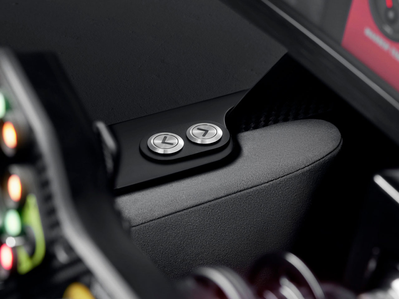 Curved screen，Connolly，steam bending wood，Racing Training Artifact，Vaughtons，