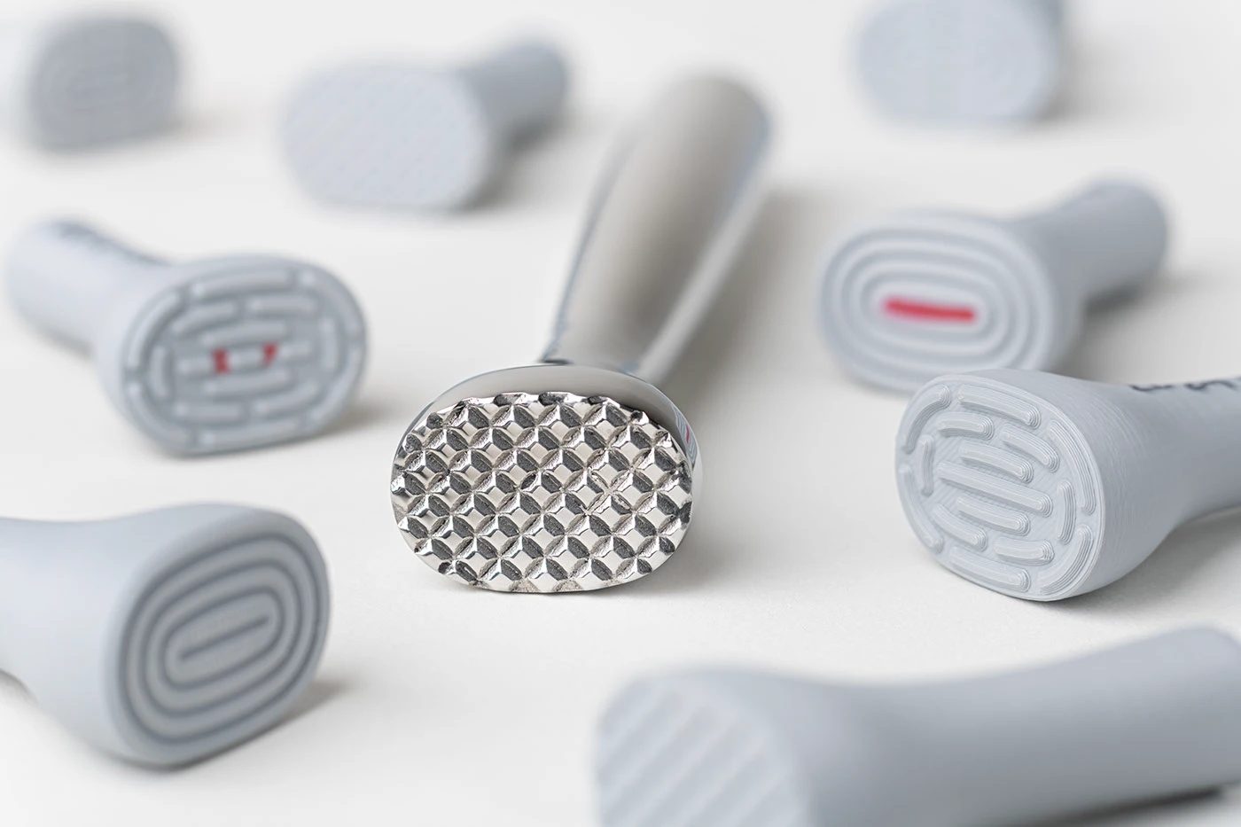 304 stainless steel，Professional grade corrosion resistance，Ergonomics，soft pill，