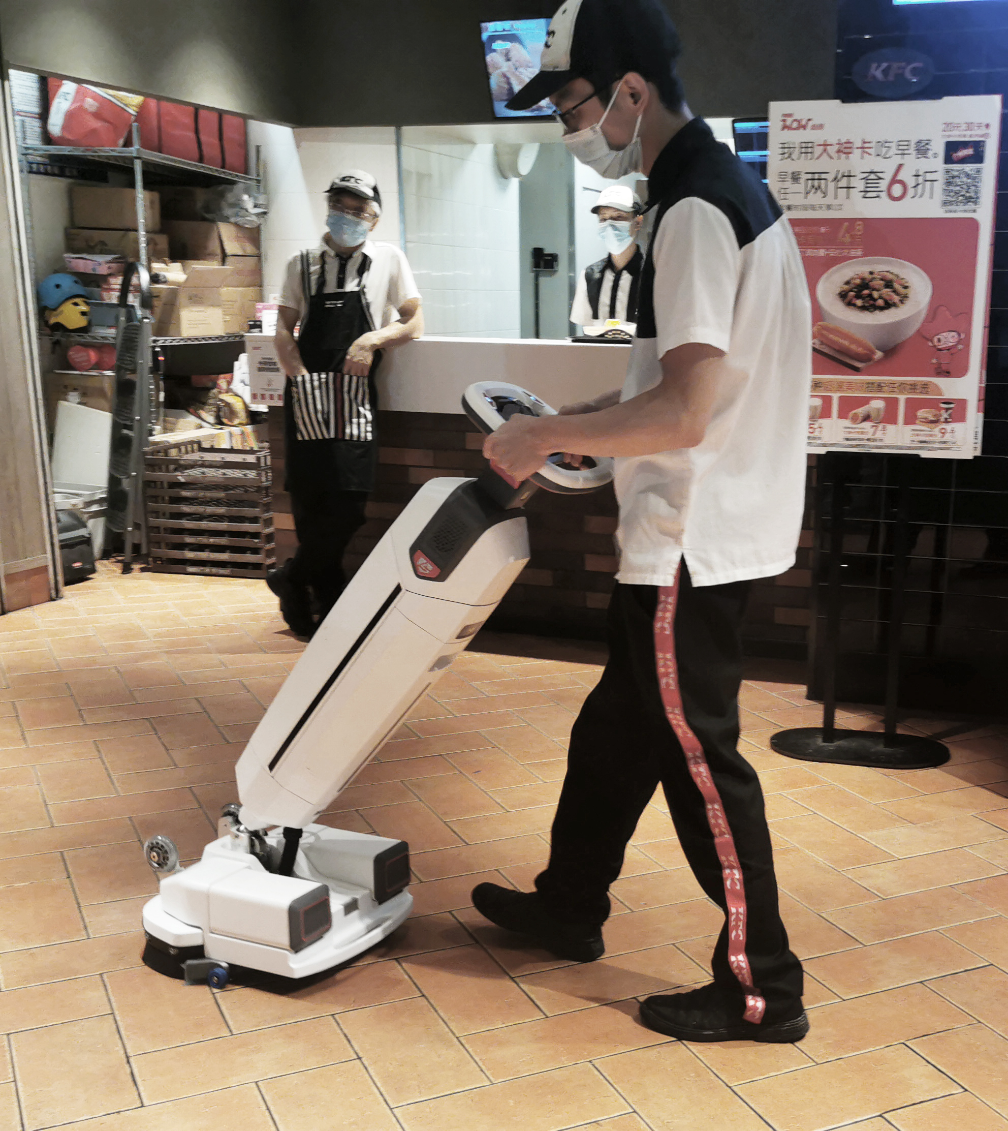 Design of Washing Machine，Design of Commercial Washing Machine，Cleaning robot，Semi-automatic cleaning robot，hand-held washing machine，vertical washing machine，Industrial design case，Hand-push cleaning robot，