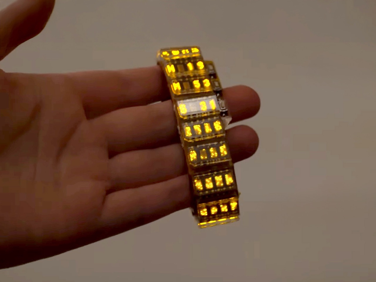 Cyberpunk Watch，wraparound display，Concept Watch，Science fiction Aesthetics，Surround screen，