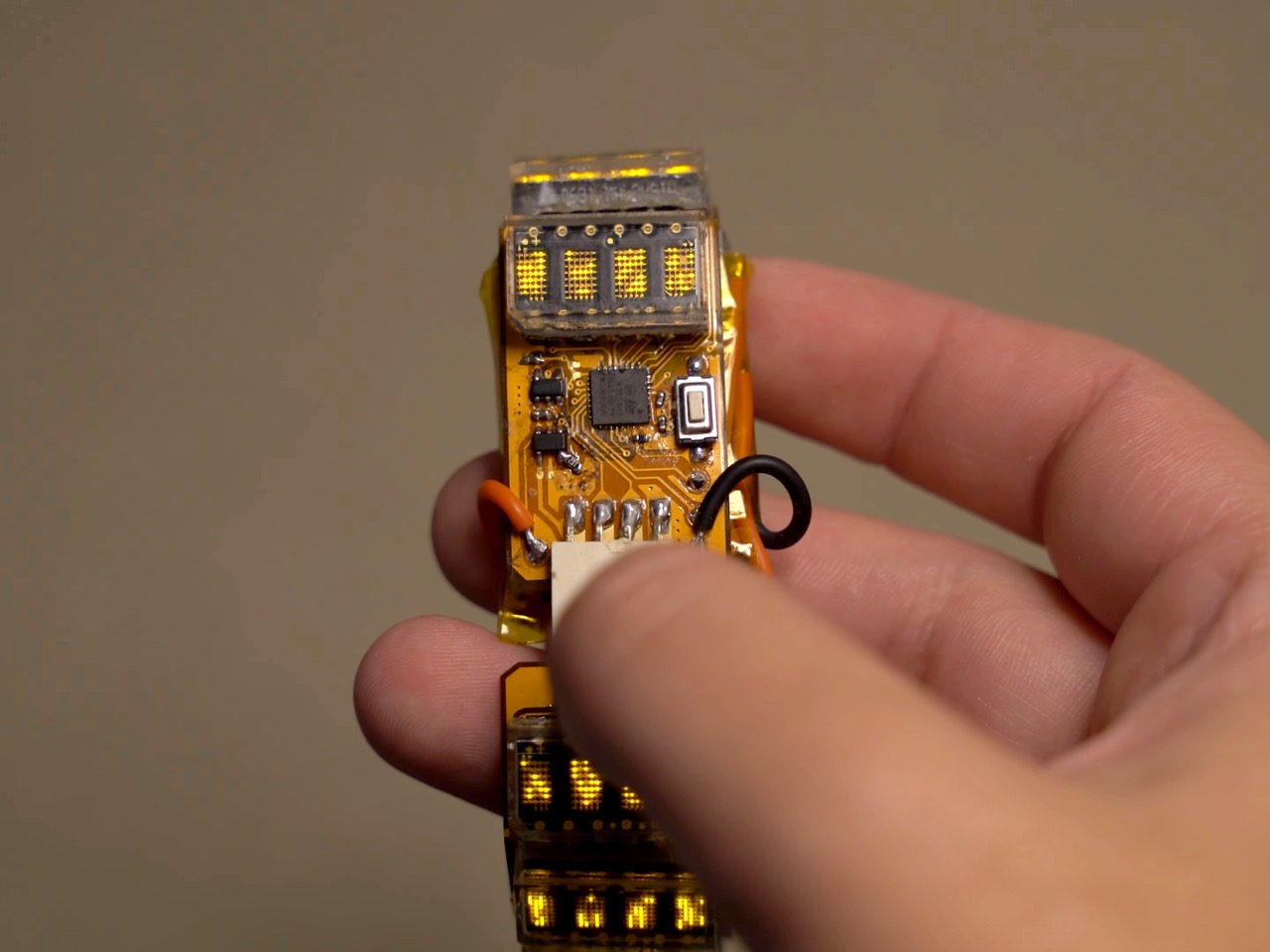 Cyberpunk Watch，wraparound display，Concept Watch，Science fiction Aesthetics，Surround screen，