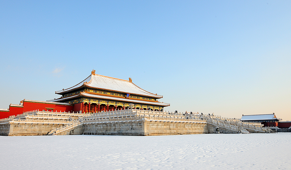 摄影，雪景，雕塑，紫禁城，宫殿，朱红，海棠花，中国元素，中国风，日晷，北京故宫，景观，场景，建筑，故宫博物院，文物，历史，